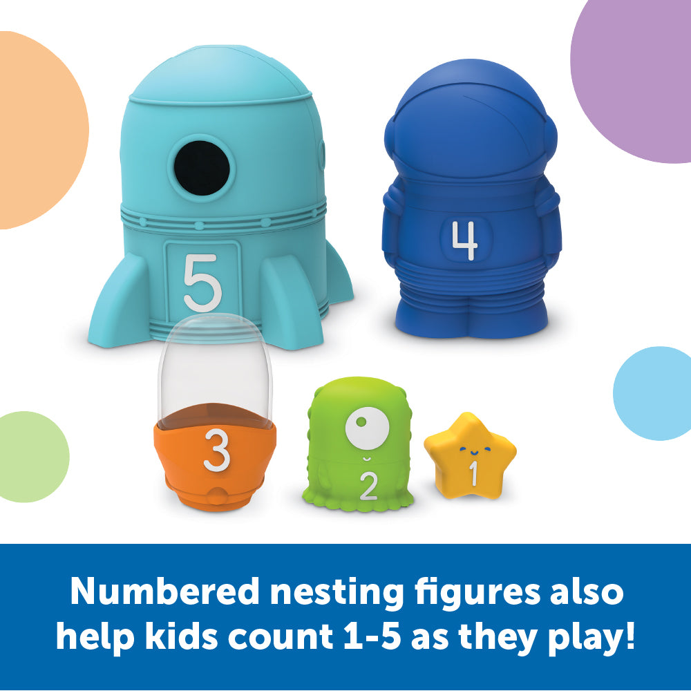 مجموعة ألعاب Nesting Space Surprise من Learning Resources، وهي مجموعة ألعاب Nesting مرقمة مع صاروخ ورائد فضاء والمزيد، وهي لعبة لتطوير المهارات الحركية الدقيقة والعد للأطفال الصغار من سن 18 شهرًا فما فوق
