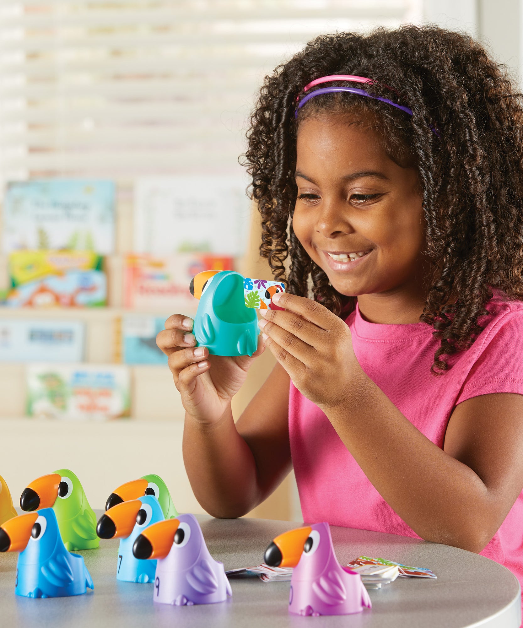 موارد تعليمية: لعبة عائلية لجمع وطرح الطوقان حتى ١٠، نشاط رياضيات عملي مبكر للمنزل أو الفصل الدراسي، للأعمار من ٥ سنوات فما فوق