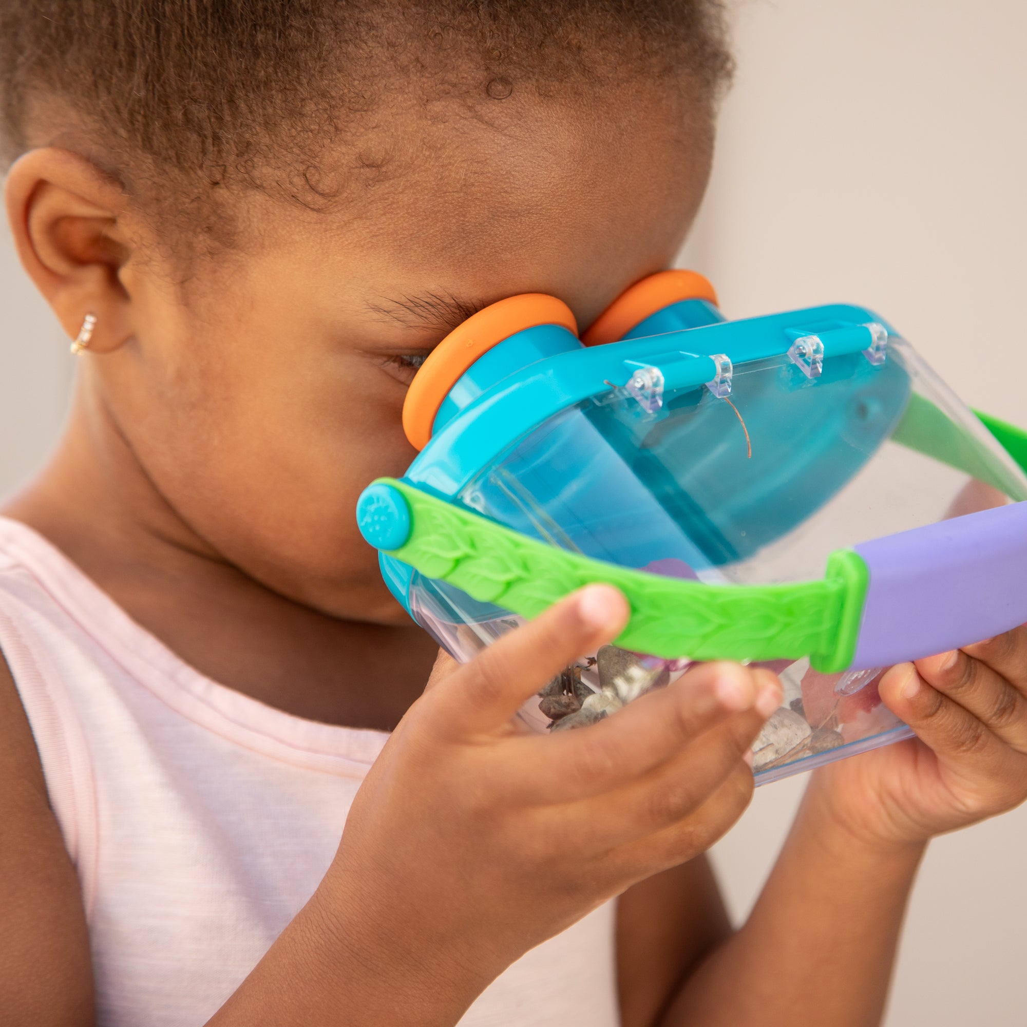 موارد التعلم GeoSafari Jr. Bugnoculars، أداة استكشاف للأطفال مع تكبير 3x و2x، عارض آمن للحشرات والعينات، للأعمار من 3 سنوات فما فوق