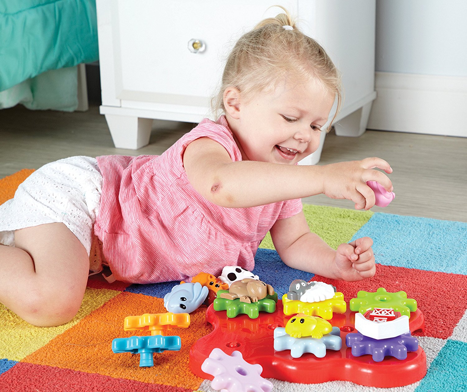 موارد التعلم - لعبة بناء وتدوير من Barnyard Friends، معدات للأطفال الصغار مع قطع حيوانات المزرعة، لعبة STEM السبب والنتيجة للأعمار من سنتين فما فوق