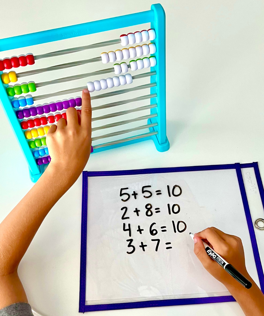 عداد متغير الألوان من Learning Resources، أداة تفاعلية لتعليم الرياضيات للأطفال، العد البصري، والجمع والطرح، بإطار بلاستيكي متين، يتضمن دليل الأنشطة، مناسب للأعمار من 3 سنوات فما فوق