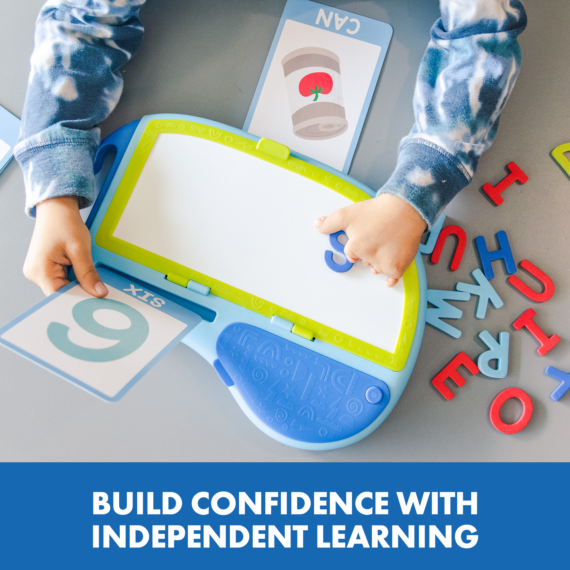 لوحة AlphaMagnets Go! Spelling المغناطيسية المحمولة من Learning Resources مزودة بأحرف وبطاقات، لعبة تعليمية مبكرة للأطفال من سن 4 سنوات فما فوق