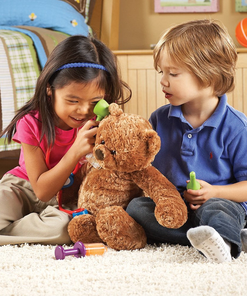 مجموعة لعب الطبيب التظاهري "Cure It" من مجموعة New Sprouts التعليمية للأطفال الصغار من عمر سنتين فما فوق