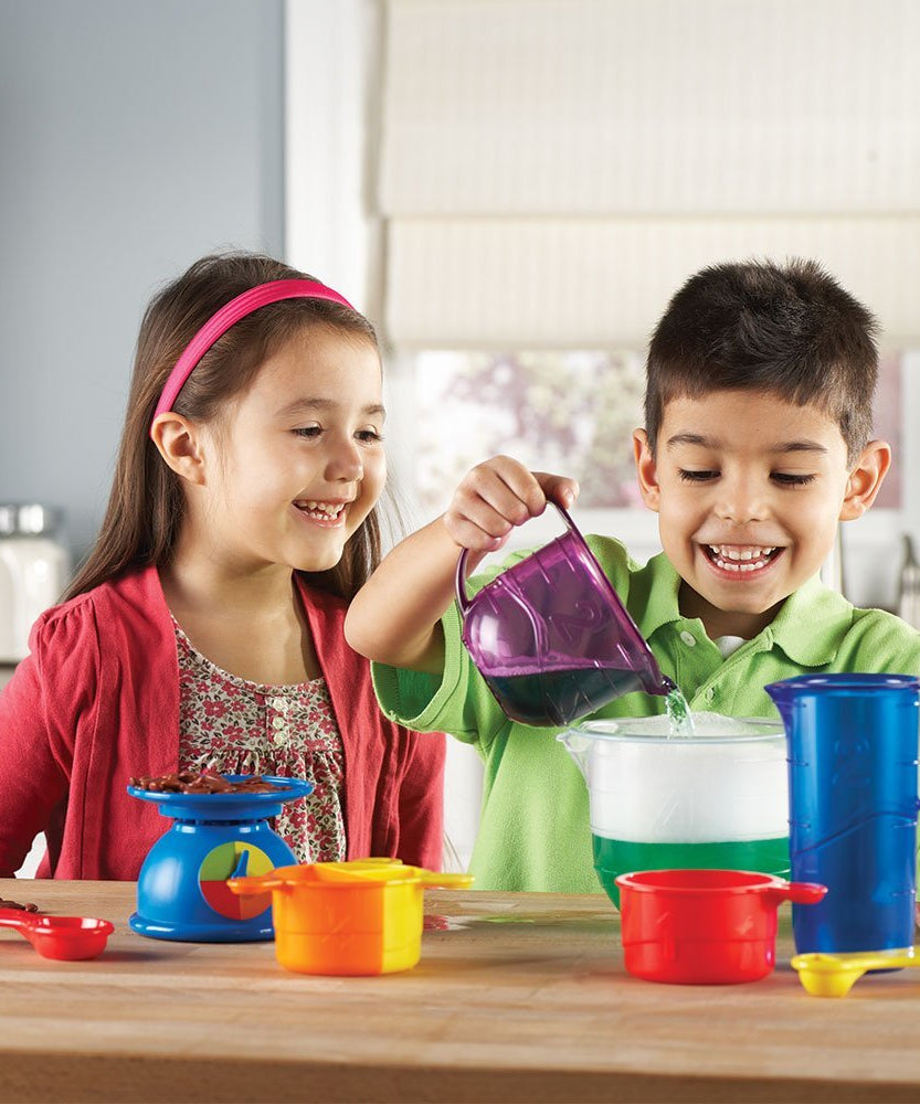 مجموعة أدوات القياس والمزج للعلوم الأساسية من Learning Resources، مجموعة تعليمية عملية في مجالات العلوم والتكنولوجيا والهندسة والرياضيات مع أدوات علمية حقيقية و10 بطاقات أنشطة، مثالية للأطفال من سن 3 سنوات فما فوق