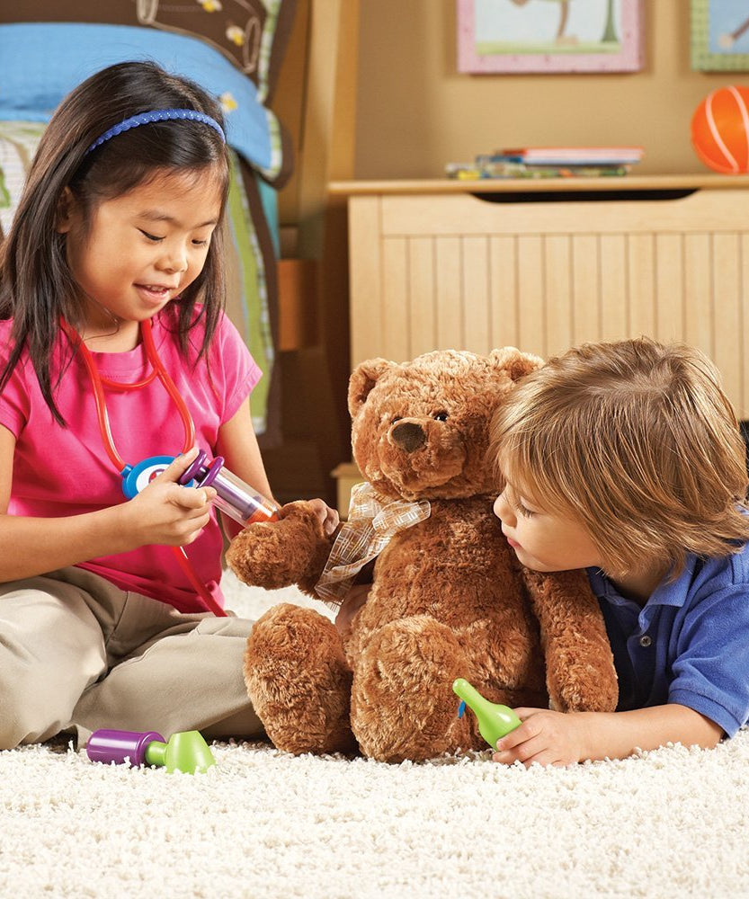 مجموعة لعب الطبيب التظاهري "Cure It" من مجموعة New Sprouts التعليمية للأطفال الصغار من عمر سنتين فما فوق
