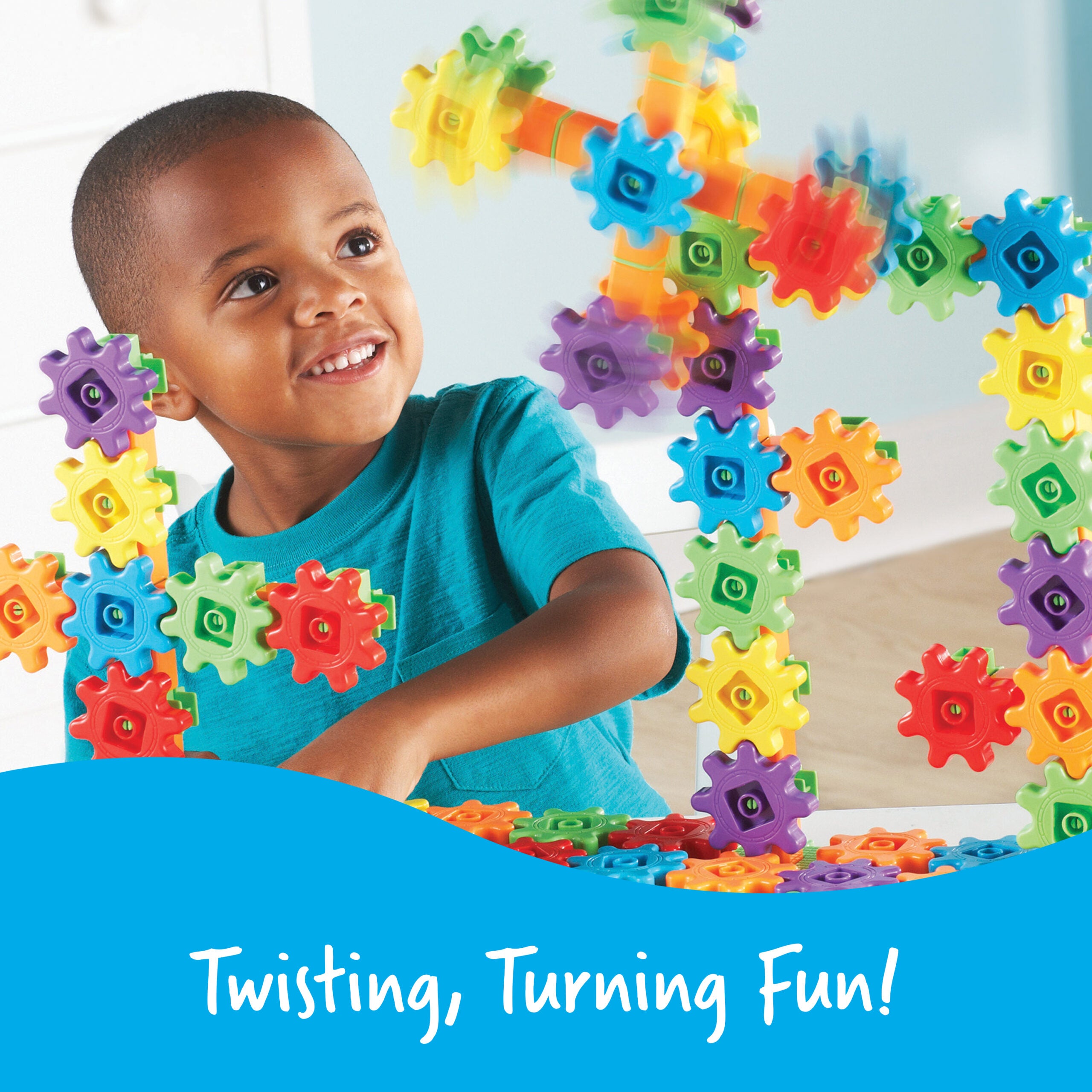 مجموعة بناء "جيرز! جيرز! جيرز!" الرائعة (مجموعة من ١٥٠ قطعة)، تُنمي الإبداع العملي والمهارات الحركية الدقيقة