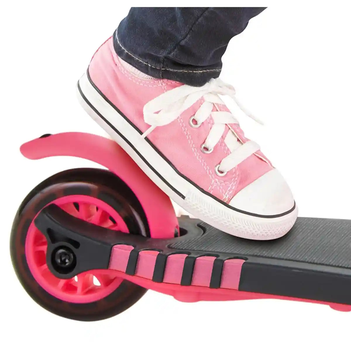 سكوتر ليتل تايكس لين تو تورن، وردي، بثلاث عجلات، للأطفال الصغار، سطح عريض جدًا، توجيه مائل لتحقيق التوازن والتنسيق، خفيف الوزن ومتين، للأعمار من سنتين إلى أربع سنوات