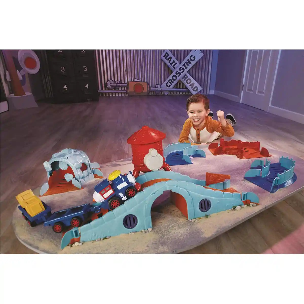 Little Tikes Slammin Racers Runaway Railroad Set, Slam Powered Train with Cargo Cars, Customizable Stunt Track with 5 Pieces, Works with All Slammin Racers Vehicles, Ages 3+