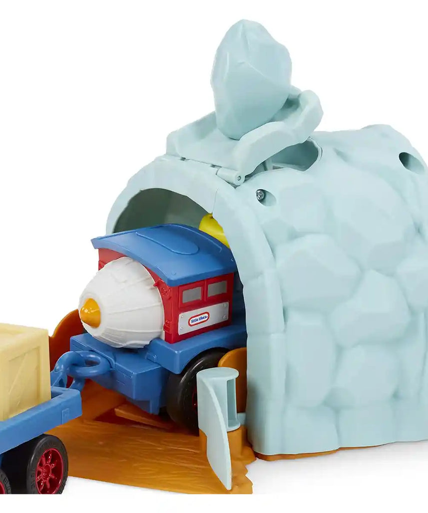 Little Tikes Slammin Racers Runaway Railroad Set, Slam Powered Train with Cargo Cars, Customizable Stunt Track with 5 Pieces, Works with All Slammin Racers Vehicles, Ages 3+