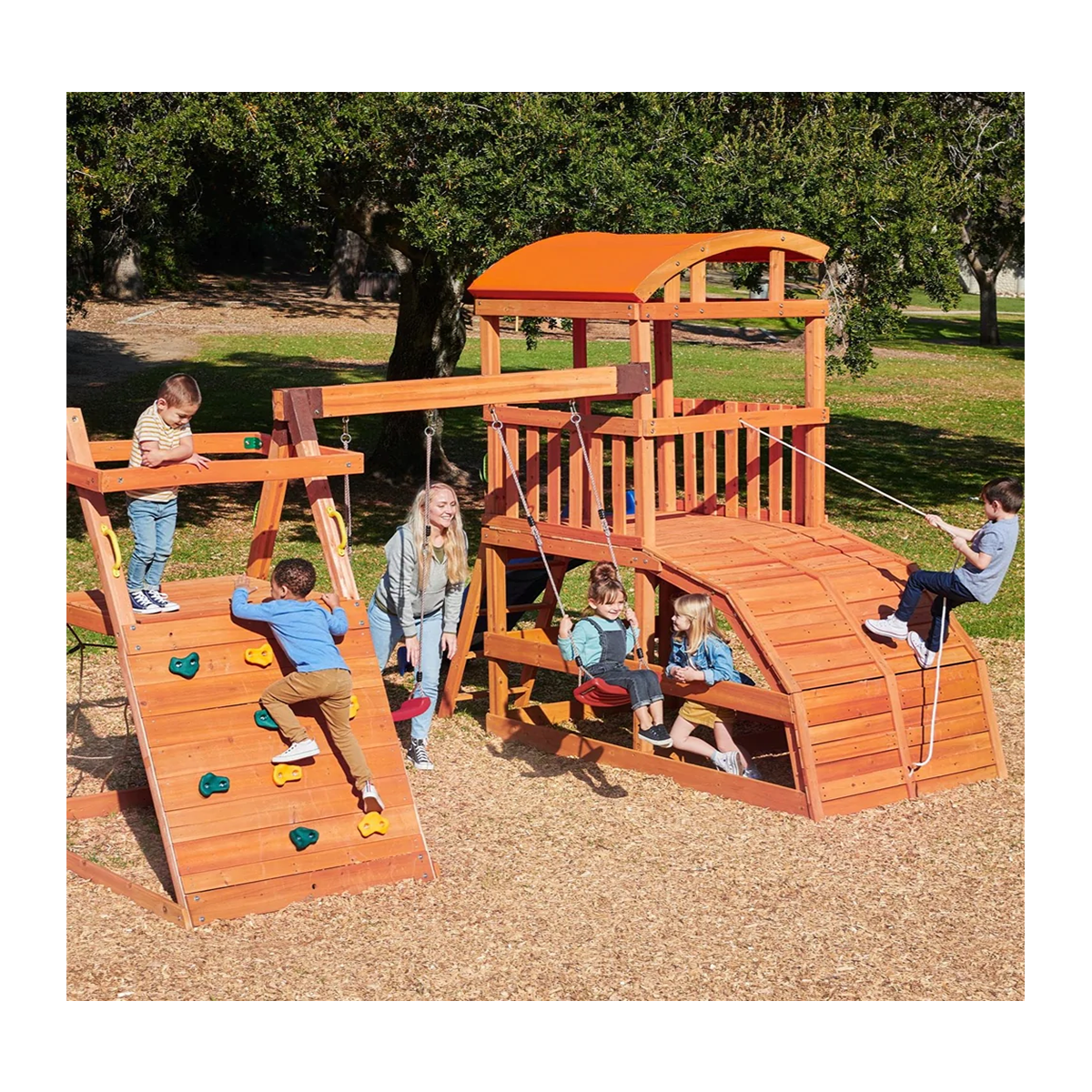 مجموعة ألعاب خارجية من ليتل تايكس ريل وود أدفنتشرز وايلدكات فولز، ملعب خشبي في الفناء الخلفي مع أراجيح وجسر حبلي ومنصات انزلاق ومنصة مراقبة، للأعمار من 3 سنوات فما فوق، مجموعات ألعاب ومعدات ملعب