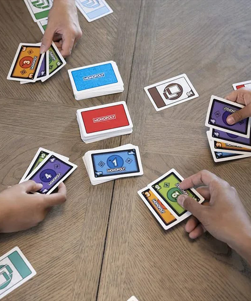 لعبة بطاقات مونوبولي BID من هاسبرو، لعبة استراتيجية عائلية سريعة الوتيرة للأطفال والكبار، لعبة مزاد أعمى للعقارات، للأعمار من 7 سنوات فما فوق