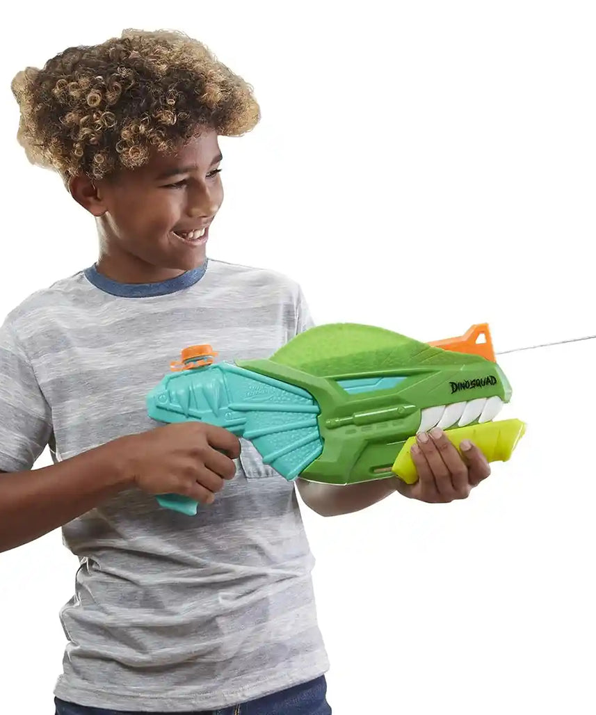 SUPERSOAKER Nerf DinoSquad Dino-Soak Water Blaster, Pump-Action Soakage, Dilophosaurus Dinosaur Design, Outdoor Summer Water Blaster, Multicolour