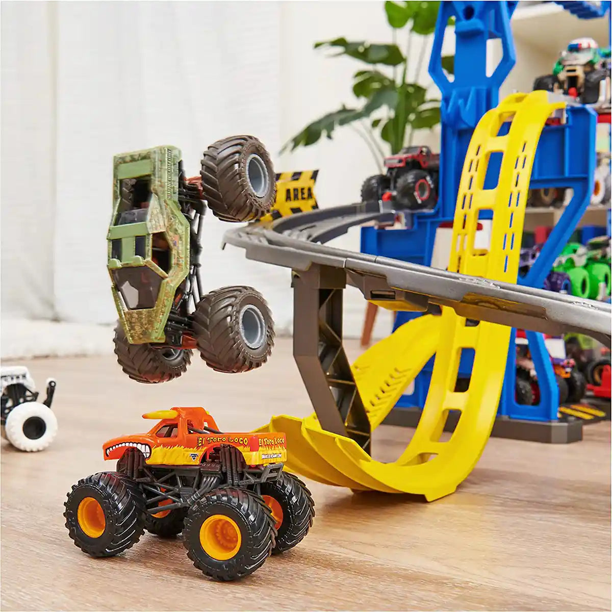 Monster Jam Garage Playset, Storage, Exclusive Grave Digger Monster Truck, Lights and Sounds, Epic Stunt Ramps, Kids Toys for Boys and Girls Ages 3+