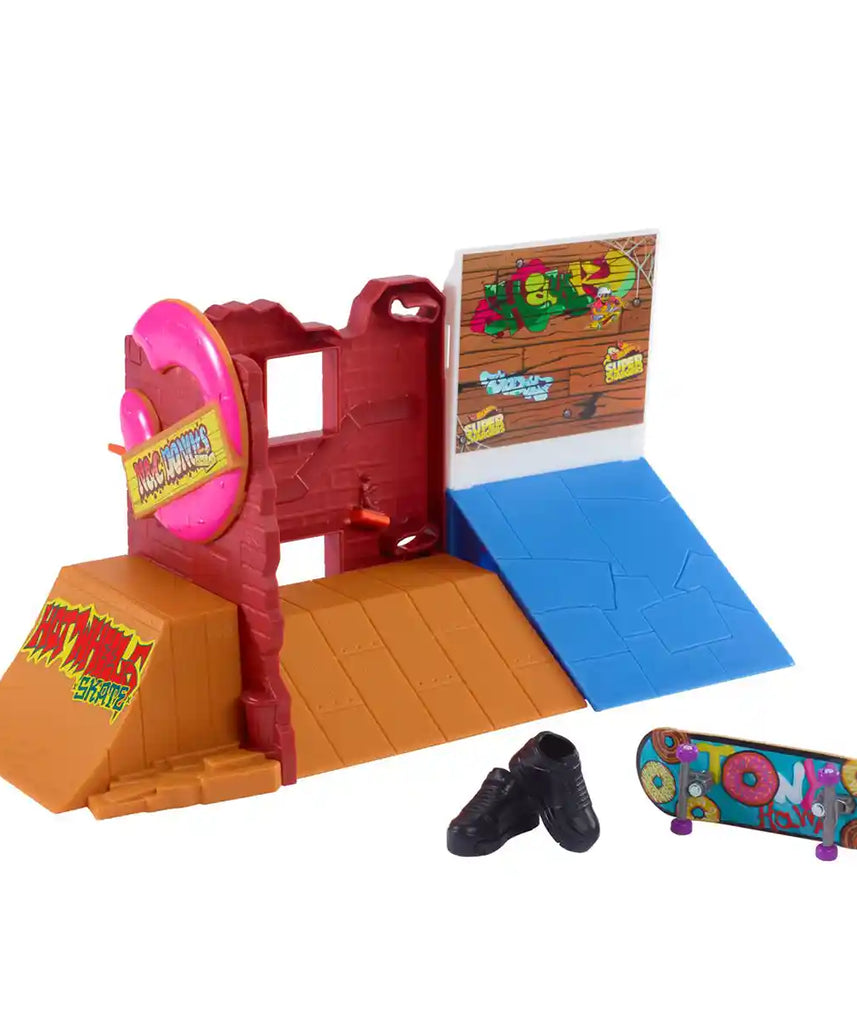 مجموعة سكيت دونات سكيت بارك من هوت ويلز مع لوح تزلج وحذاء حصري، للأطفال من سن 5 سنوات فما فوق