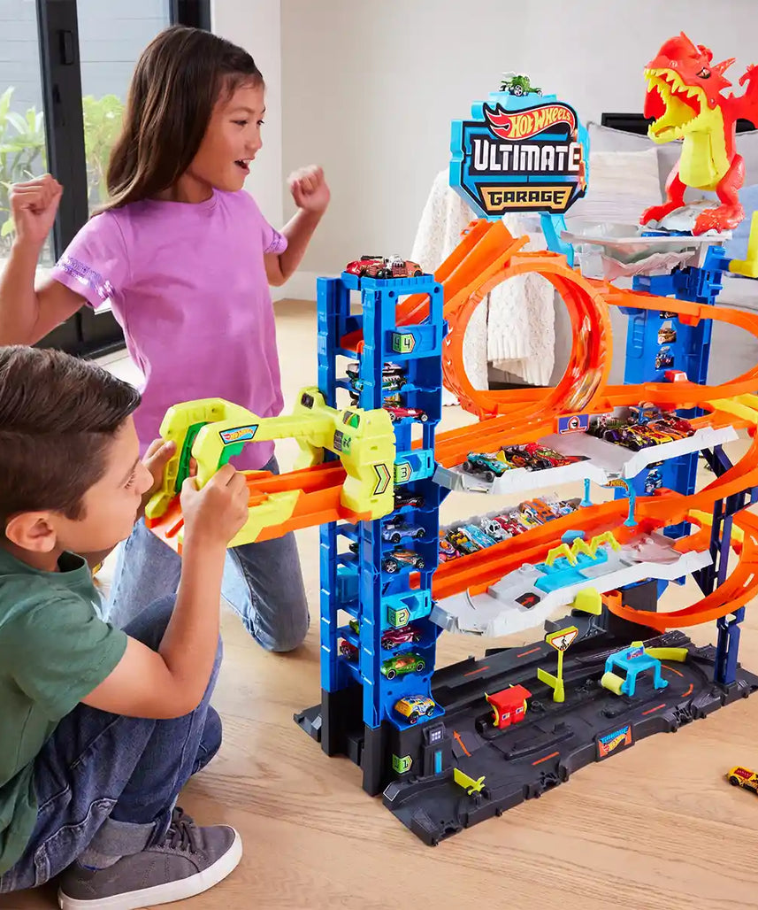 Hot Wheels City Mega Garage Playset, Four-Level Track Set with Corkscrew Elevator, Storage for 60+ Vehicles, Connection Points and 1 Hot Wheels Car, Kids Toys for Ages 4 and Up