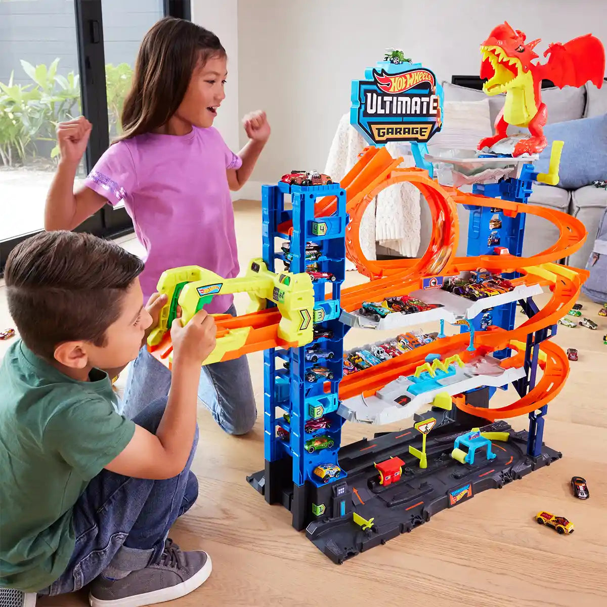 Hot Wheels City Mega Garage Playset, Four-Level Track Set with Corkscrew Elevator, Storage for 60+ Vehicles, Connection Points and 1 Hot Wheels Car, Kids Toys for Ages 4 and Up