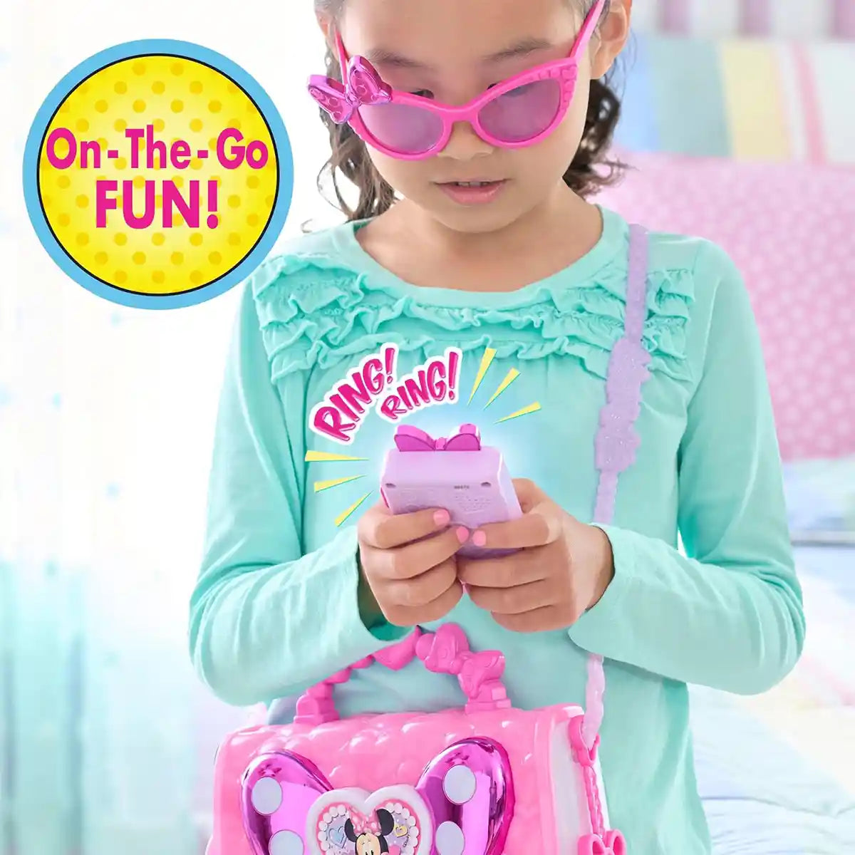 Disney Junior Minnie Mouse Bowfabulous Bag Set 8 Inches Tall, Role Play Accessories for Kids Ages 3+