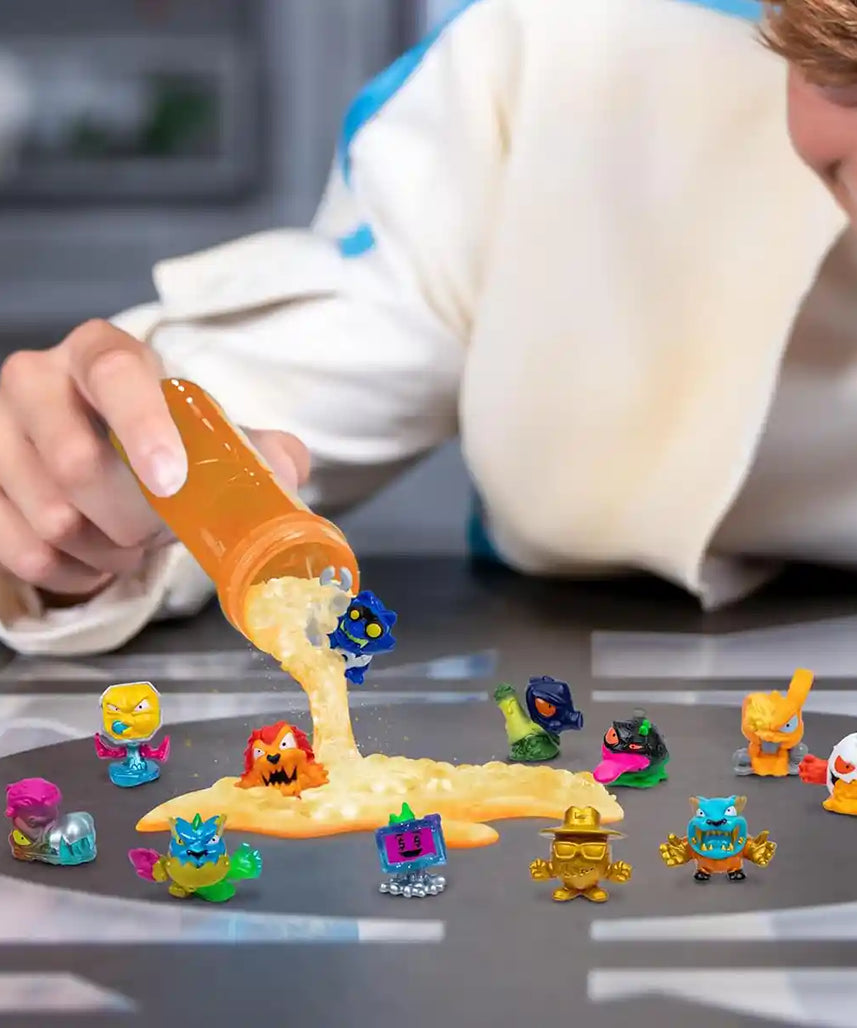 MrBeast Lab Swarms Mega Lab 12 Pack Vipermite, Add Water Shake & Reveal 12 Micro Collectible Figures, Guaranteed Special Edition Panther, Over 100 MrBeast Characters to Collect, Rare Hyperchrome Chase