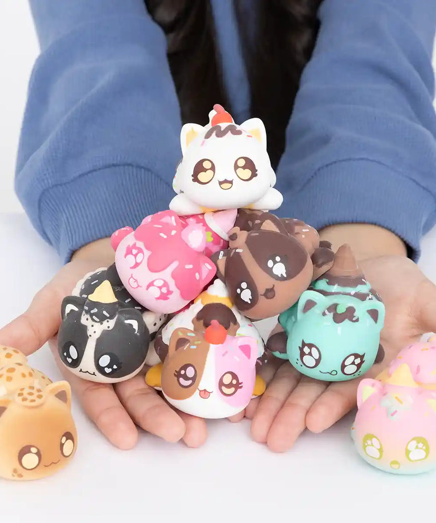 شخصيات أفماو مي ميو الغامضة المحشوة، مجموعة الآيس كريم من السلسلة 3، صندوق مخفي مع واحدة من 8 قطط محشوّة محتملة، بضائع رسمية