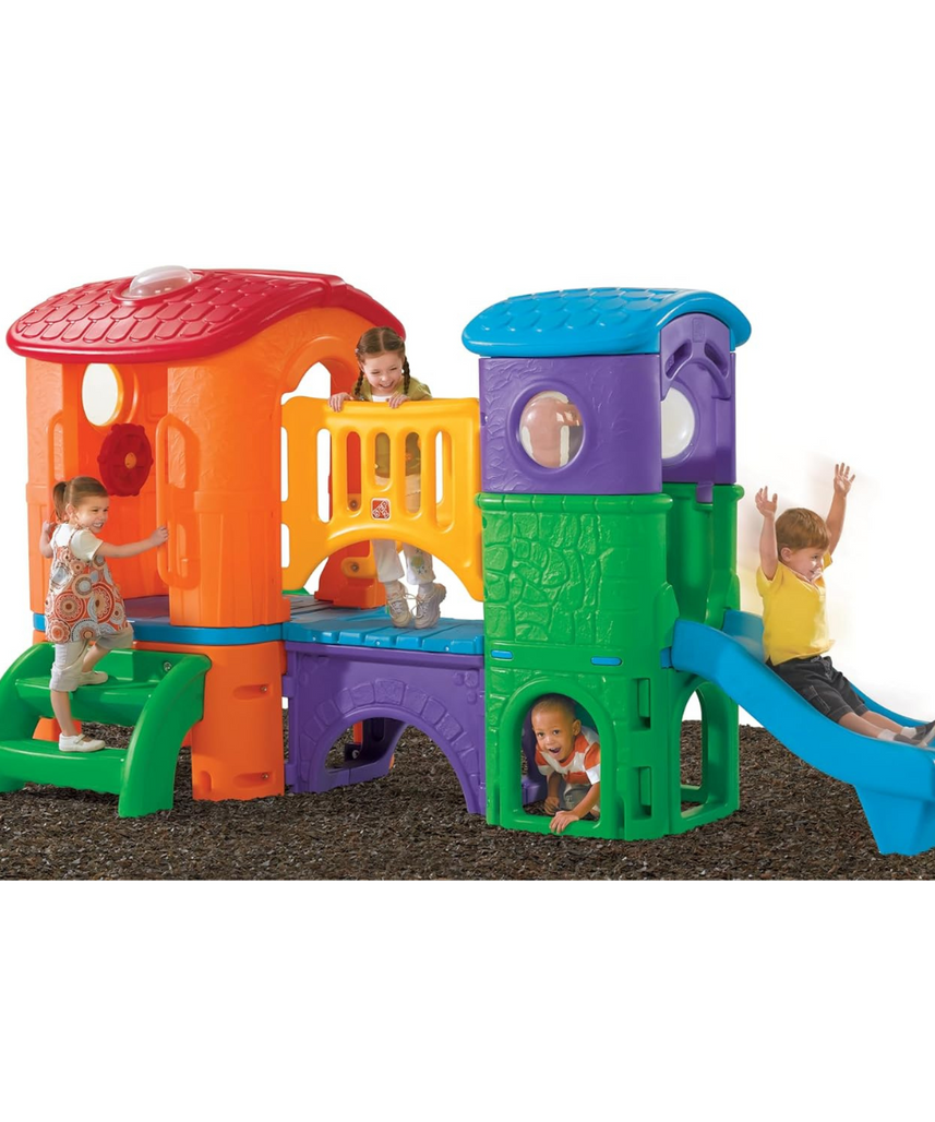 مجموعة ألعاب خارجية للأطفال من ستيب2 كلوب هاوس كلايمبر (برايتس) من عمر سنتين إلى ست سنوات، مزودة بمنزلقات مزدوجة، وسلّم تسلق، ونفق زحف، وبرج مراقبة، ومجموعات ألعاب ومعدات ملعب.