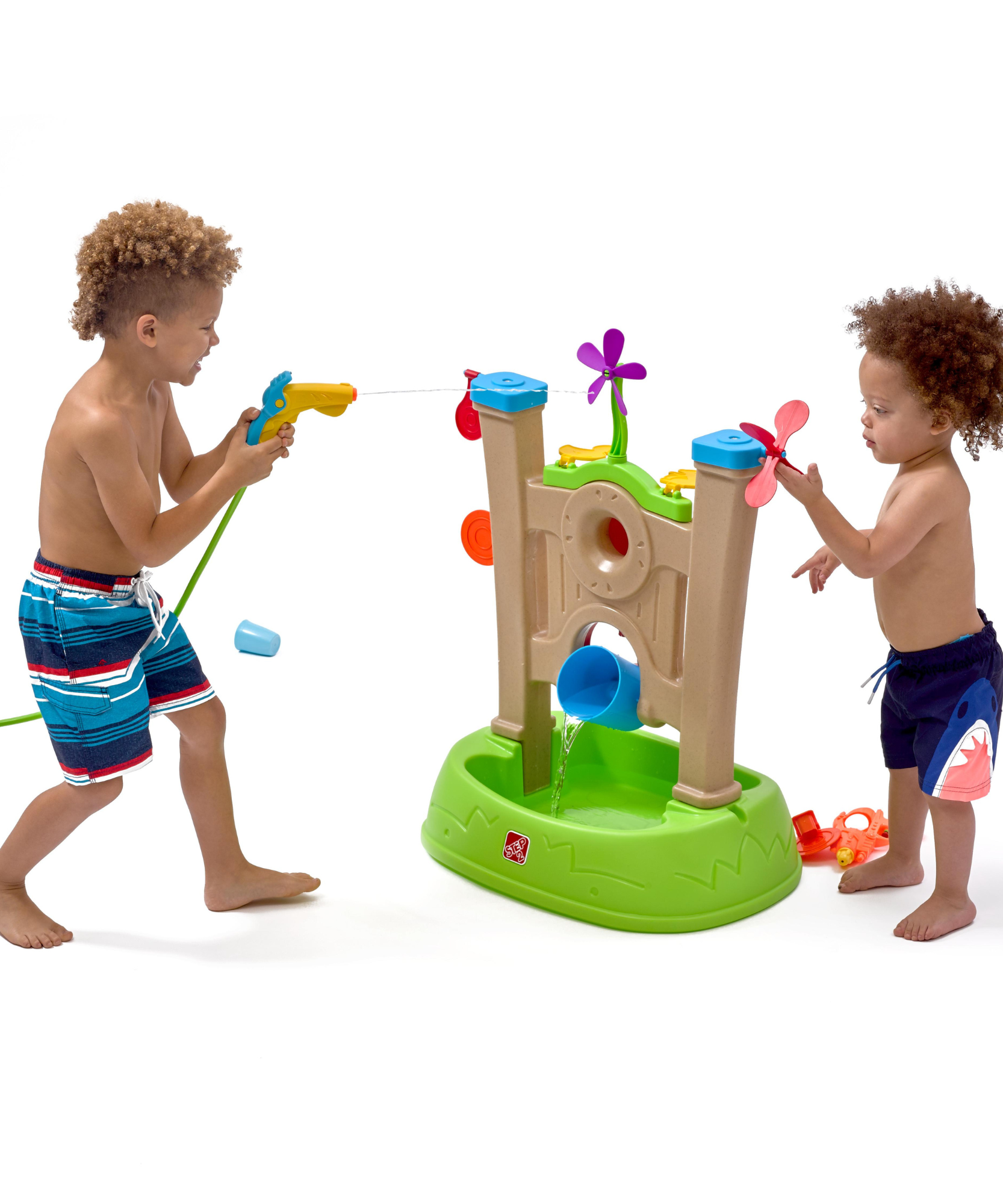 Step2 Waterpark Arcade, Outdoor Water and Sensory Playset, Activity Toy with 6 Piece Toy Accessories, Interactive Easy to Assemble Backyard Water Shooter Suitable for Kids both Boys and Girls Aged 3+
