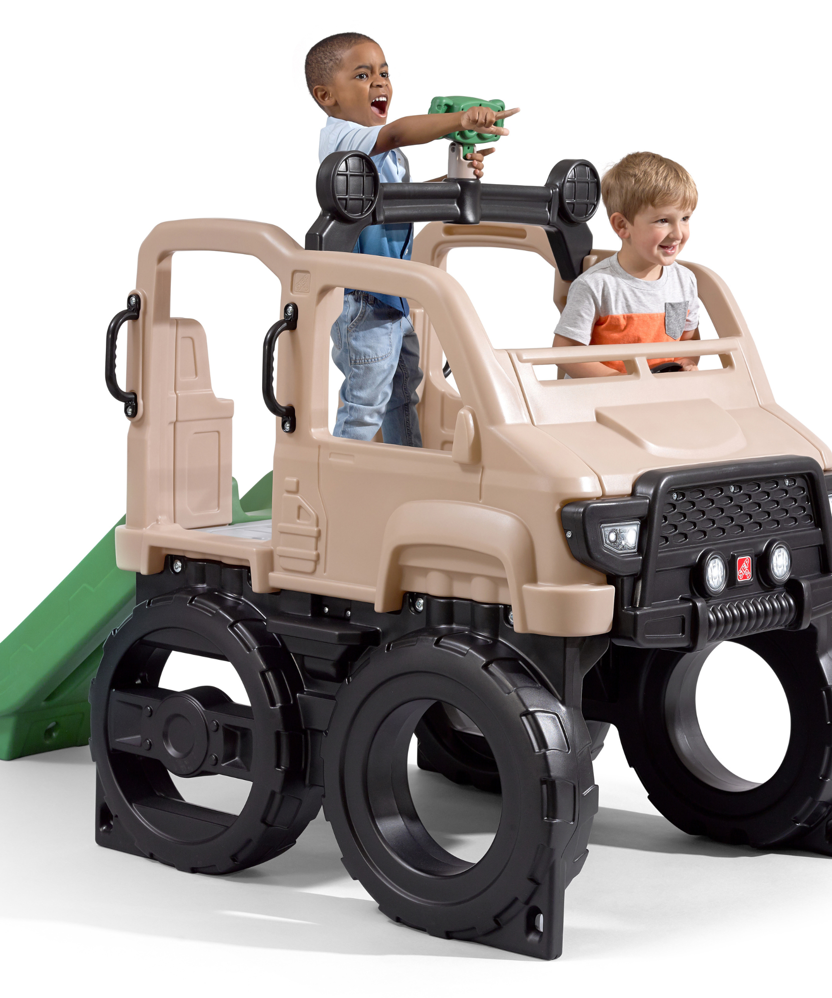 شاحنة تسلق سفاري من ستيب 2، لعبة تسلق سهلة التركيب في الفناء الخلفي مع منزلق، سعة وزن 82 كجم، لعبة صالة ألعاب رياضية خارجية مع عجلة قيادة، جدار تسلق ومنظار، للأطفال من سن سنتين فما فوق