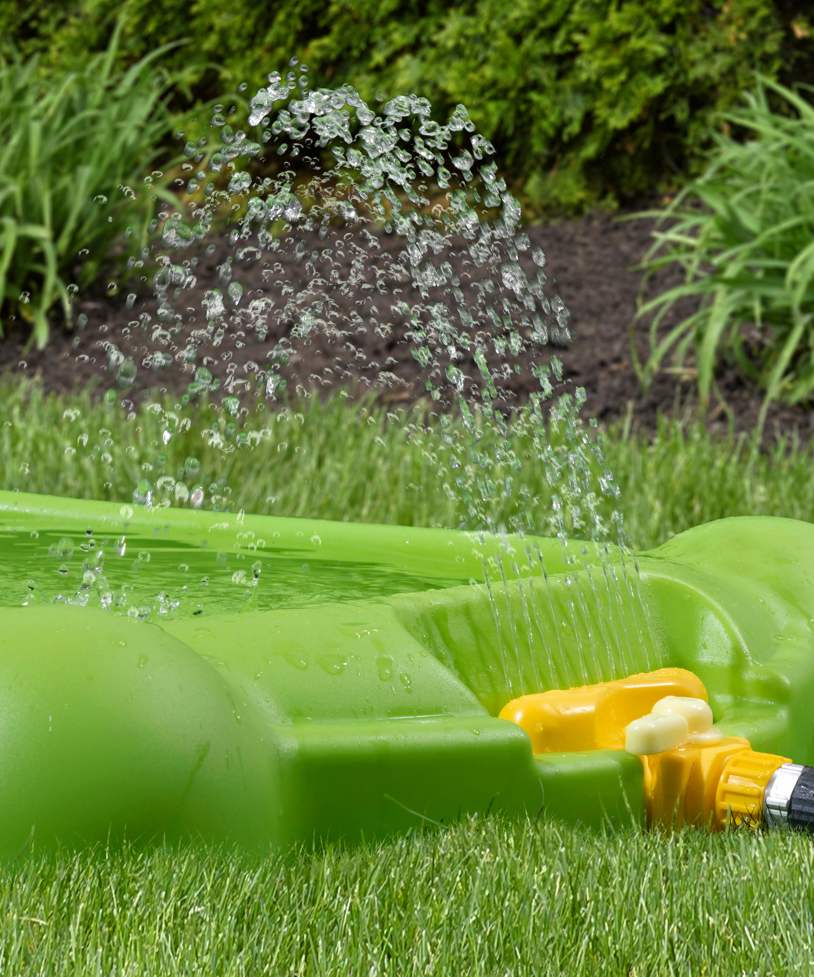 Step2 Water Bug Splash Pad with Adjustable Water Sprinkler, Easy to Assemble Summer Backyard Toy, Outdoor Garden Water Pad Suitable for Children both Boys and Girls Aged 18m and Above, Green