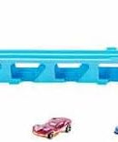 Hot Wheels Convertible Transport Truck GVG37 – 1:64 Scale Semi-Truck Playset with Dual Launcher, 3 Die-Cast Cars & Expandable Track – Ages 4 to 8