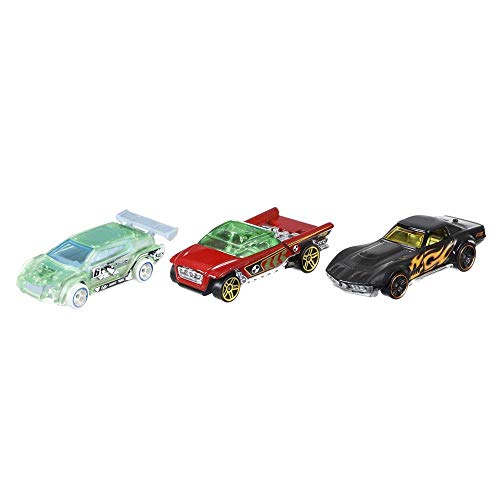 Mattel Hot Wheels Basic Car Assortment 3 Pack Toy Cars for Boys and Girls Ages 3 Years and Up Die Cast Vehicles for Racing Collecting and Imaginative Play