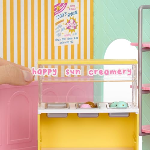 MGA’s Miniverse Make It Mini Spaces Starter Pack Pink, Buildable Custom Scene with Panels, Floor, Furniture, Wallpaper, Surprise Ingredients, NFC Card & Display, Ice Cream & Pizza Shop Themes- 566212