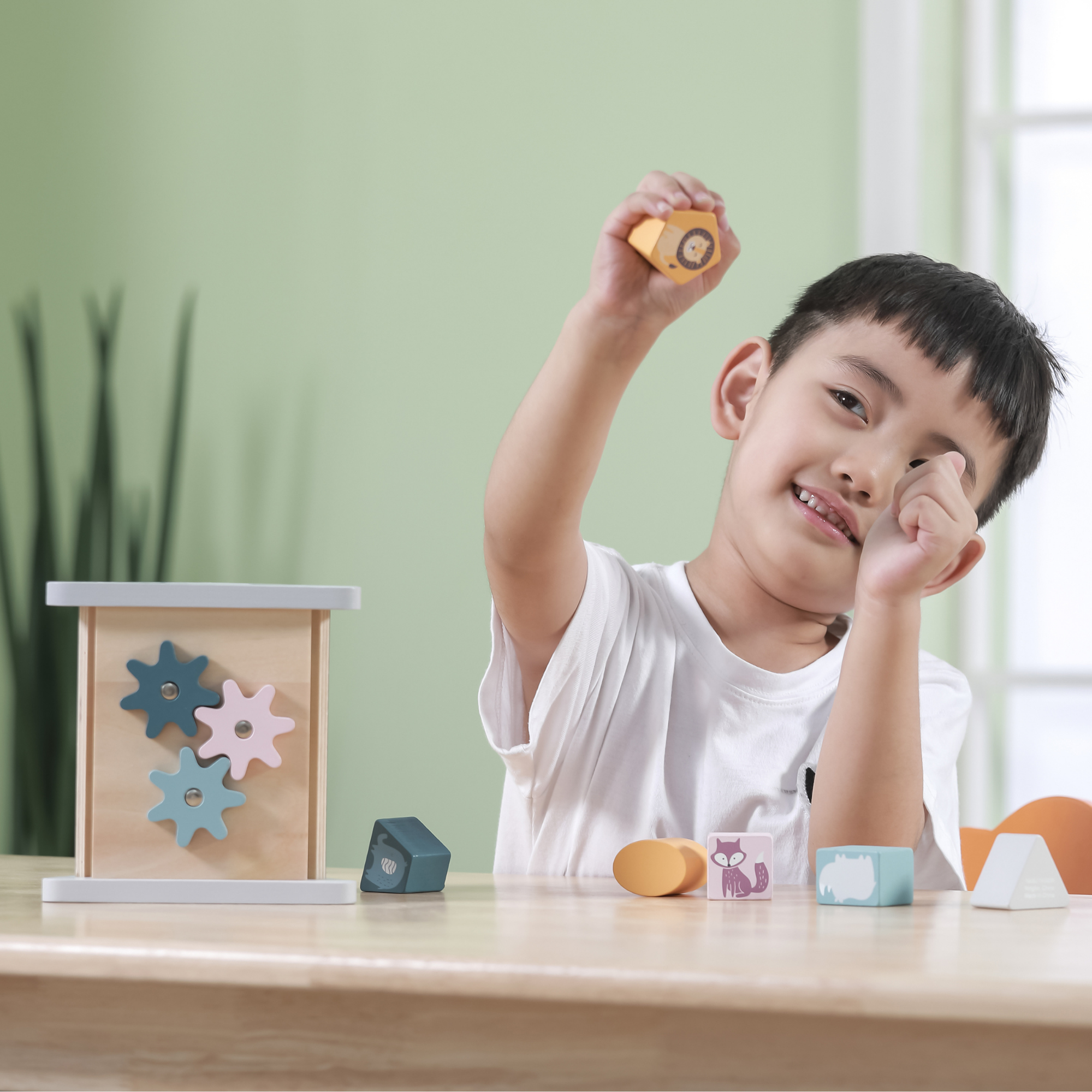 PolarB Wooden Shape Sorter Activity Box for Toddlers, 5-Sided Triangular Box with 7 Geometric Shapes and Turning Gears, Educational Toy for Shape Recognition and Fine Motor Skills