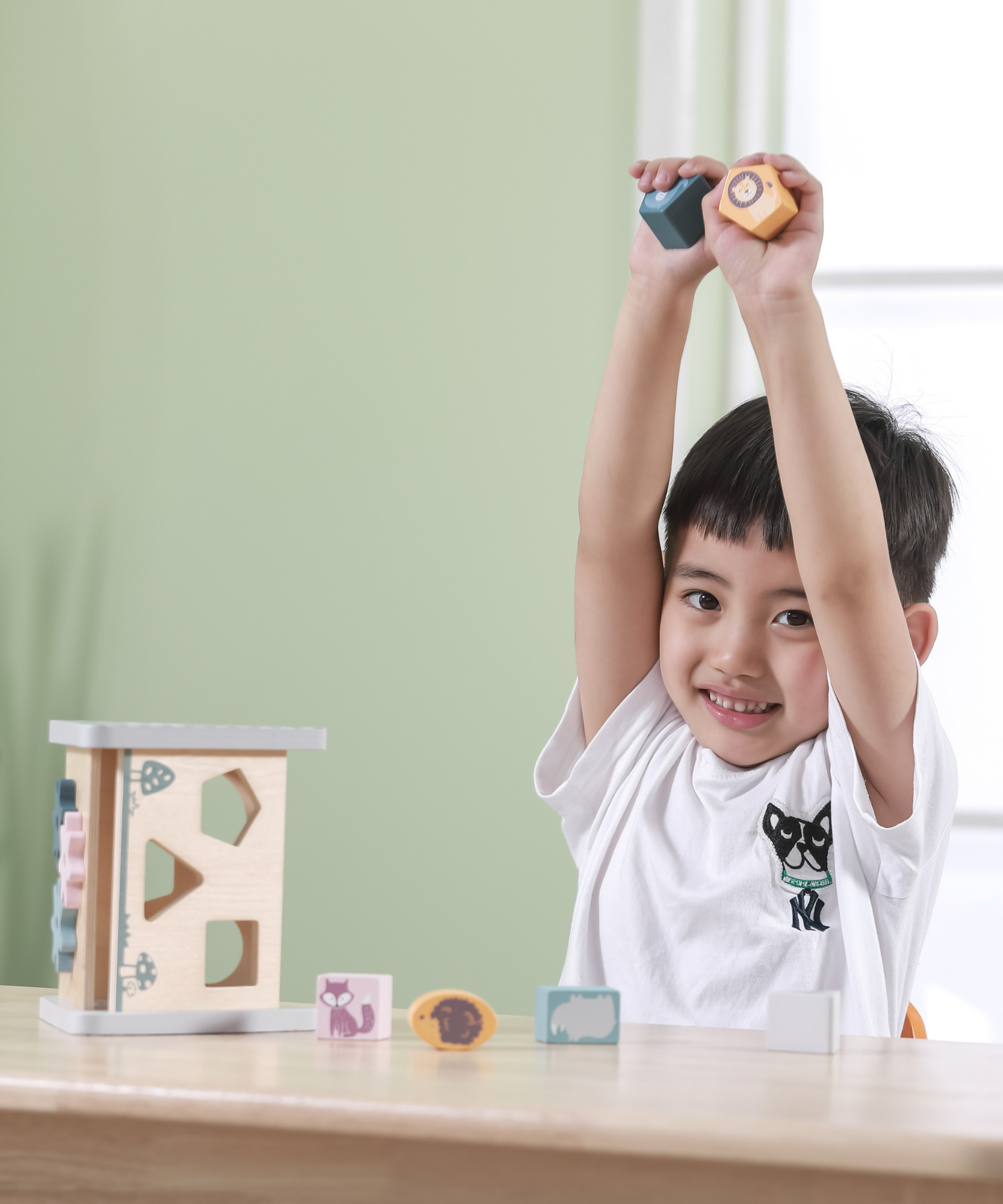 PolarB Wooden Shape Sorter Activity Box for Toddlers, 5-Sided Triangular Box with 7 Geometric Shapes and Turning Gears, Educational Toy for Shape Recognition and Fine Motor Skills