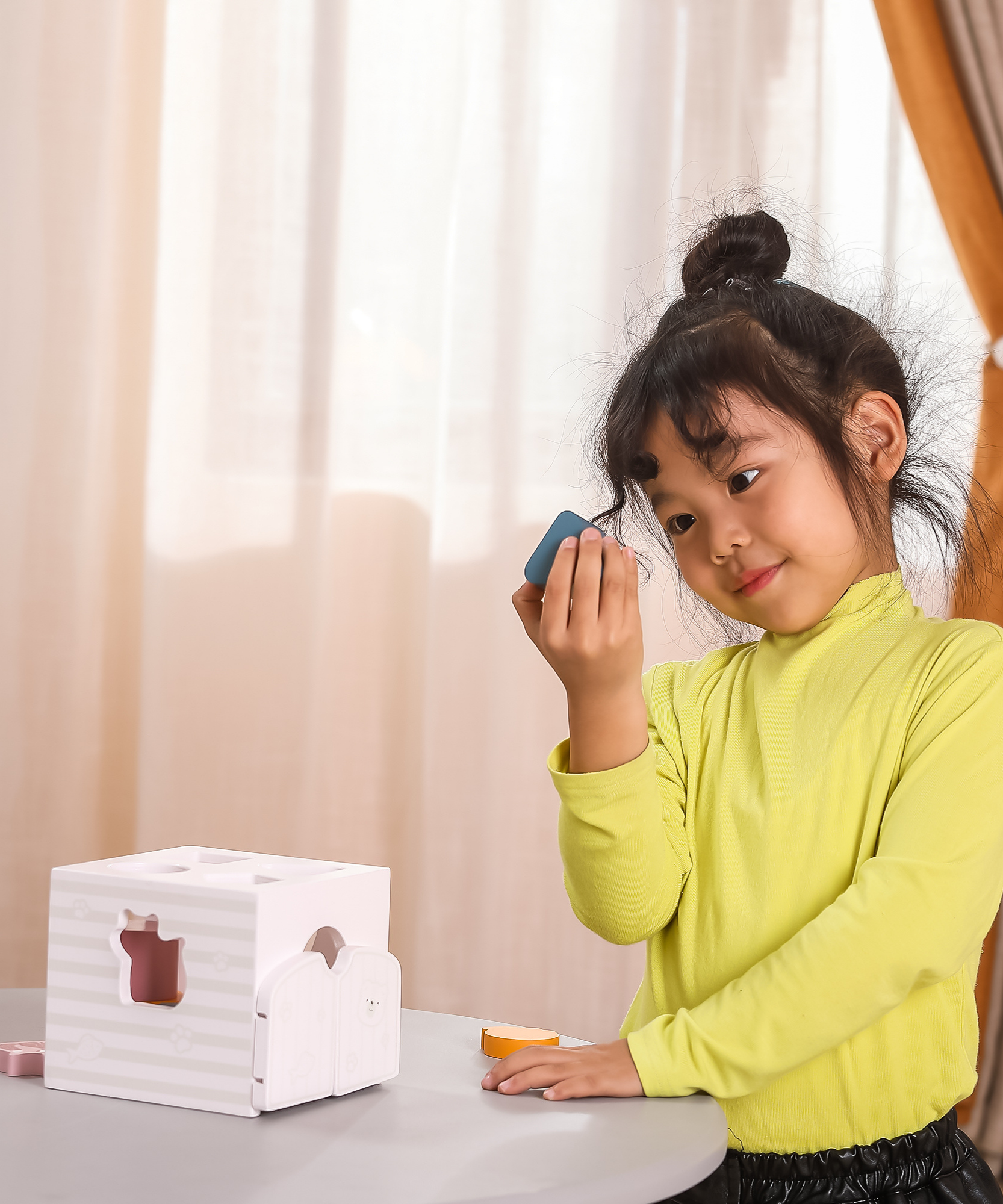 لعبة فرز الأشكال PolarB مع مكعبات موسيقية، 7 قطع خشبية تتضمن أشكال حيوانات ومرآة ومكعبات صوتية، لعبة تعليمية للأطفال الصغار من عمر 18 شهرًا فما فوق