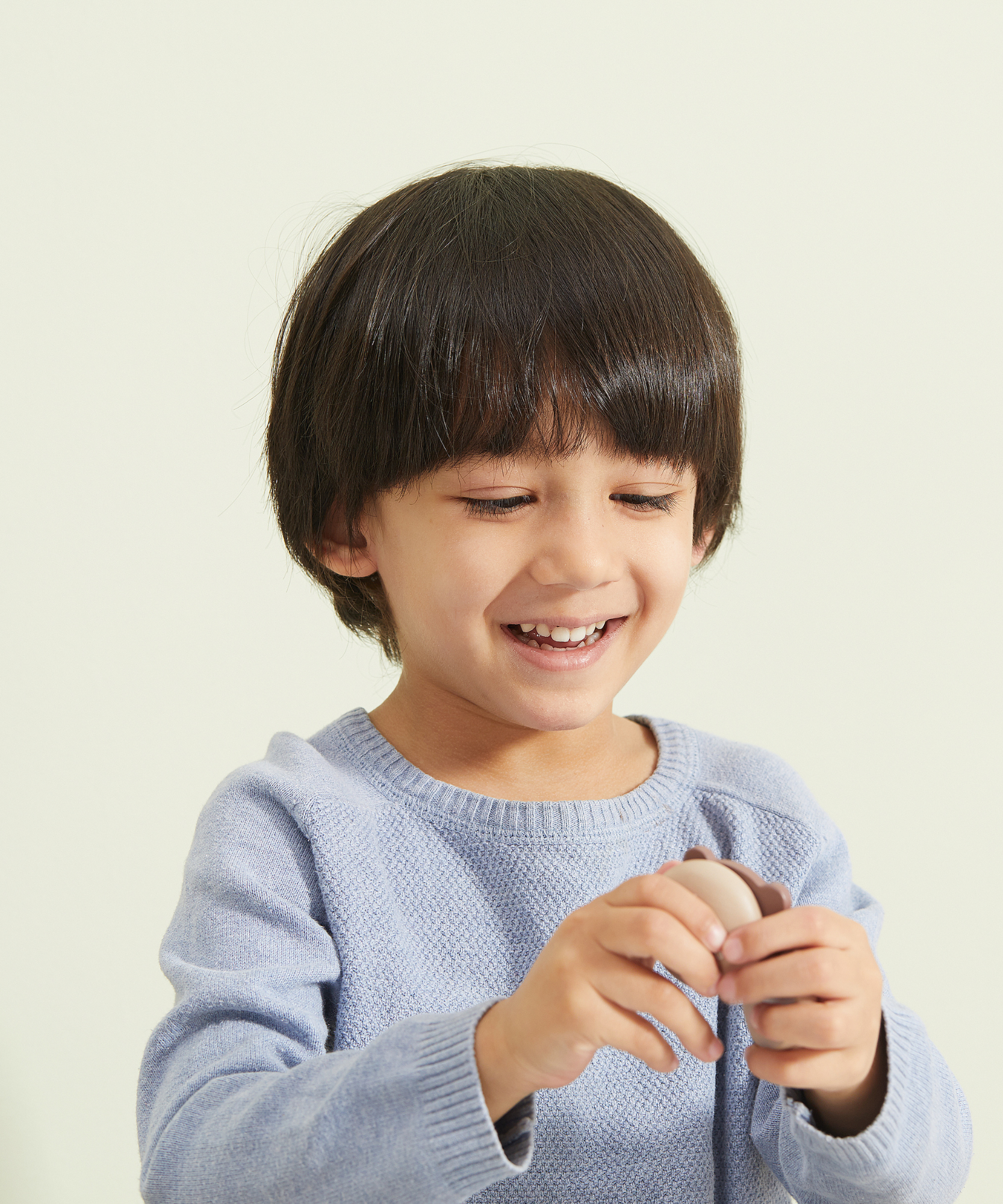 مجموعة ألعاب الماكرون الخشبية من PolarB، مكونة من 6 قطع من ألعاب الطعام التظاهرية للأطفال، آمنة وملونة وخيالية للعب الأدوار للأطفال الصغار ومرحلة ما قبل المدرسة من عمر سنتين فما فوق