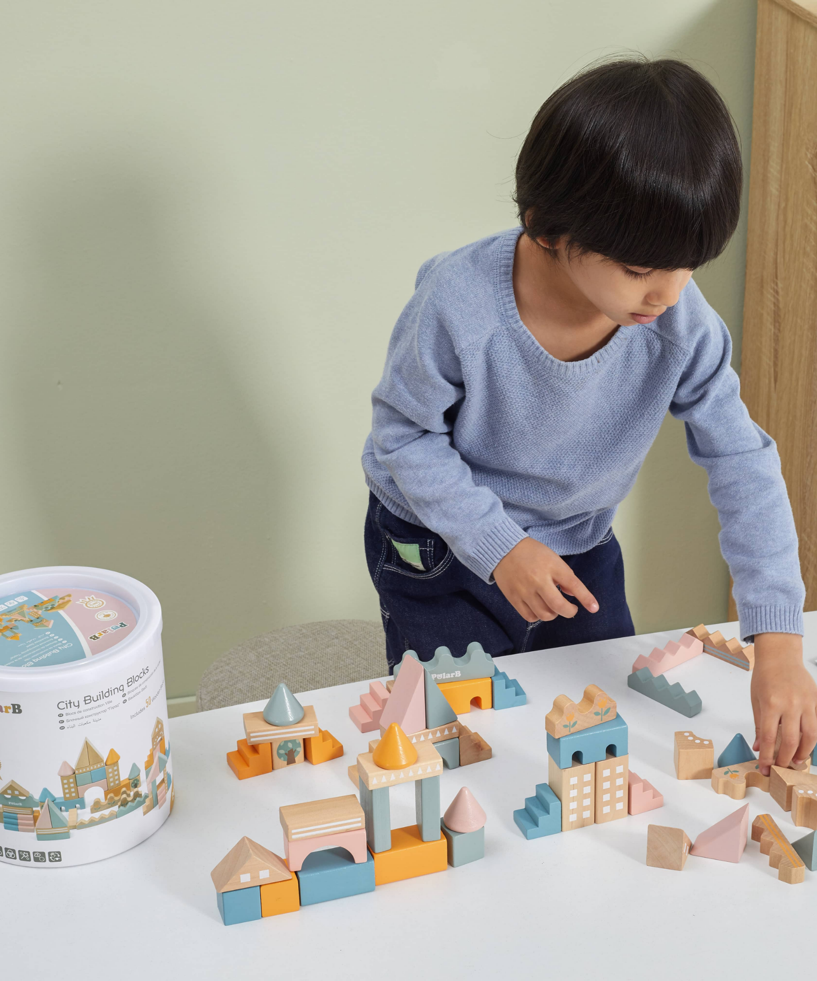 مجموعة مكعبات بناء مدينة بولار بي للأطفال الصغار، لعبة بناء خشبية مكونة من 60 قطعة مع مركبات وملحقات، لعبة تعليمية وخيالية للأطفال من سن سنتين فما فوق
