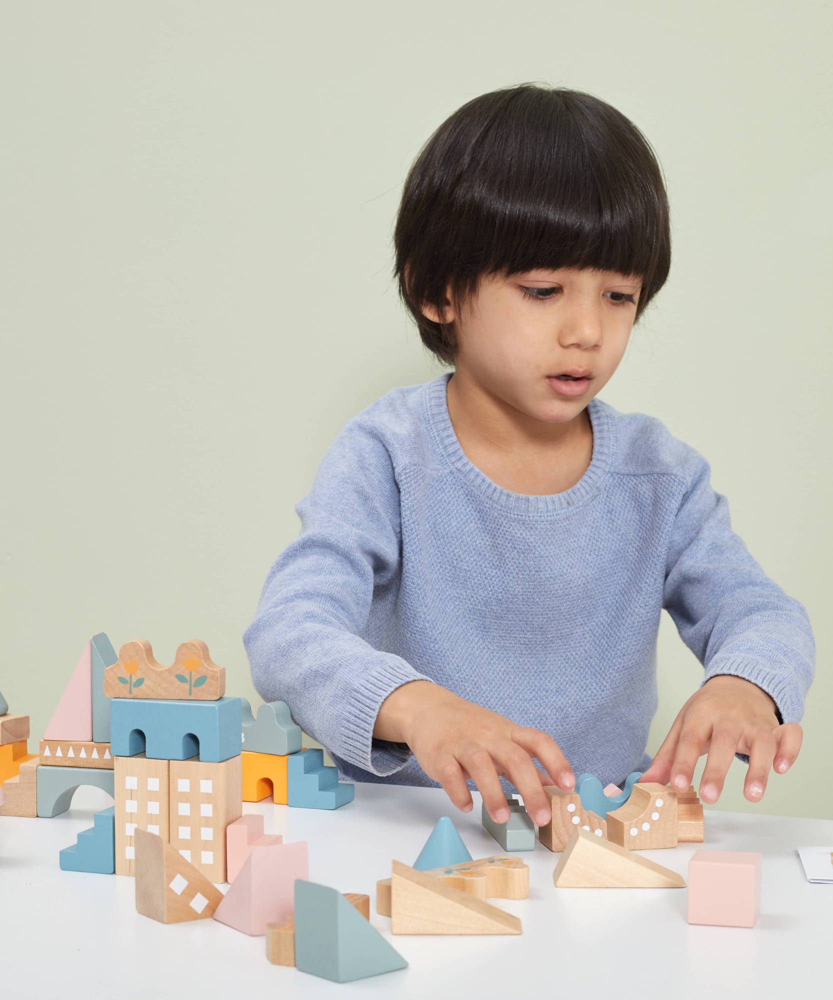 مجموعة مكعبات بناء مدينة بولار بي للأطفال الصغار، لعبة بناء خشبية مكونة من 60 قطعة مع مركبات وملحقات، لعبة تعليمية وخيالية للأطفال من سن سنتين فما فوق
