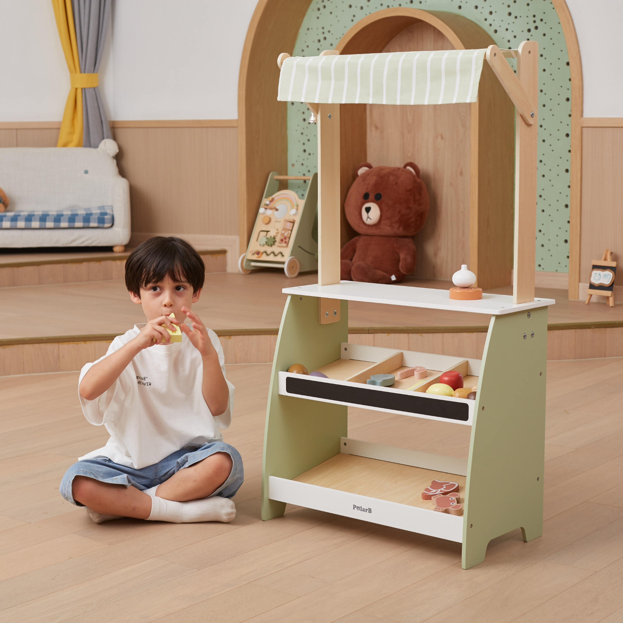 PolarB Wooden Market Stall for Kids, Includes 18 Play Food Accessories and Cash Register, Pretend Grocery Store with Bell, Blackboard and Display Shelves, Educational Toy for Ages 3 to 8