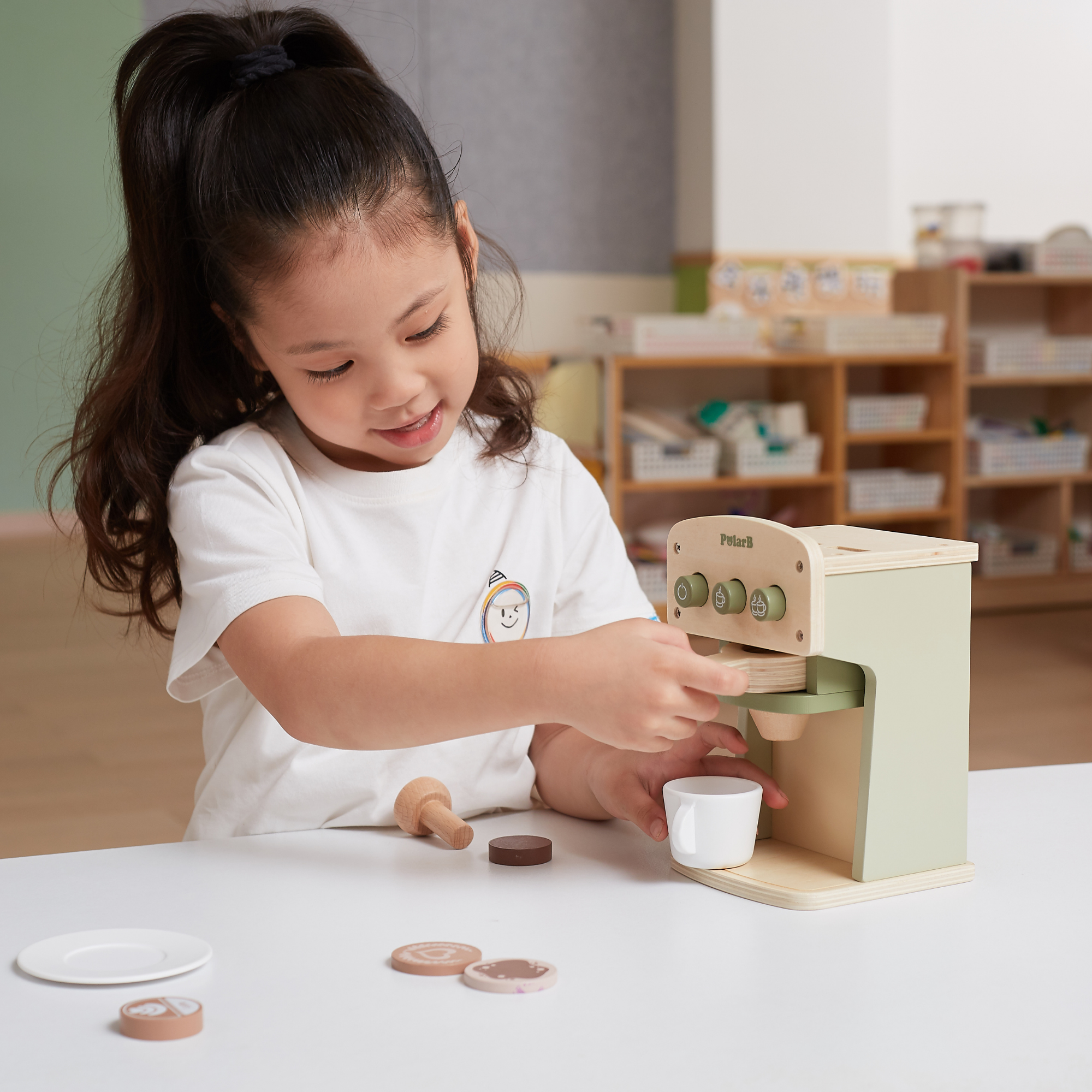 PolarB Wooden Coffee Machine Toy for Kids, Pretend Play Cafe Set with Cup, Saucer, Coffee Pods and Accessories, Role Play Barista Toy for Ages 3 and Up