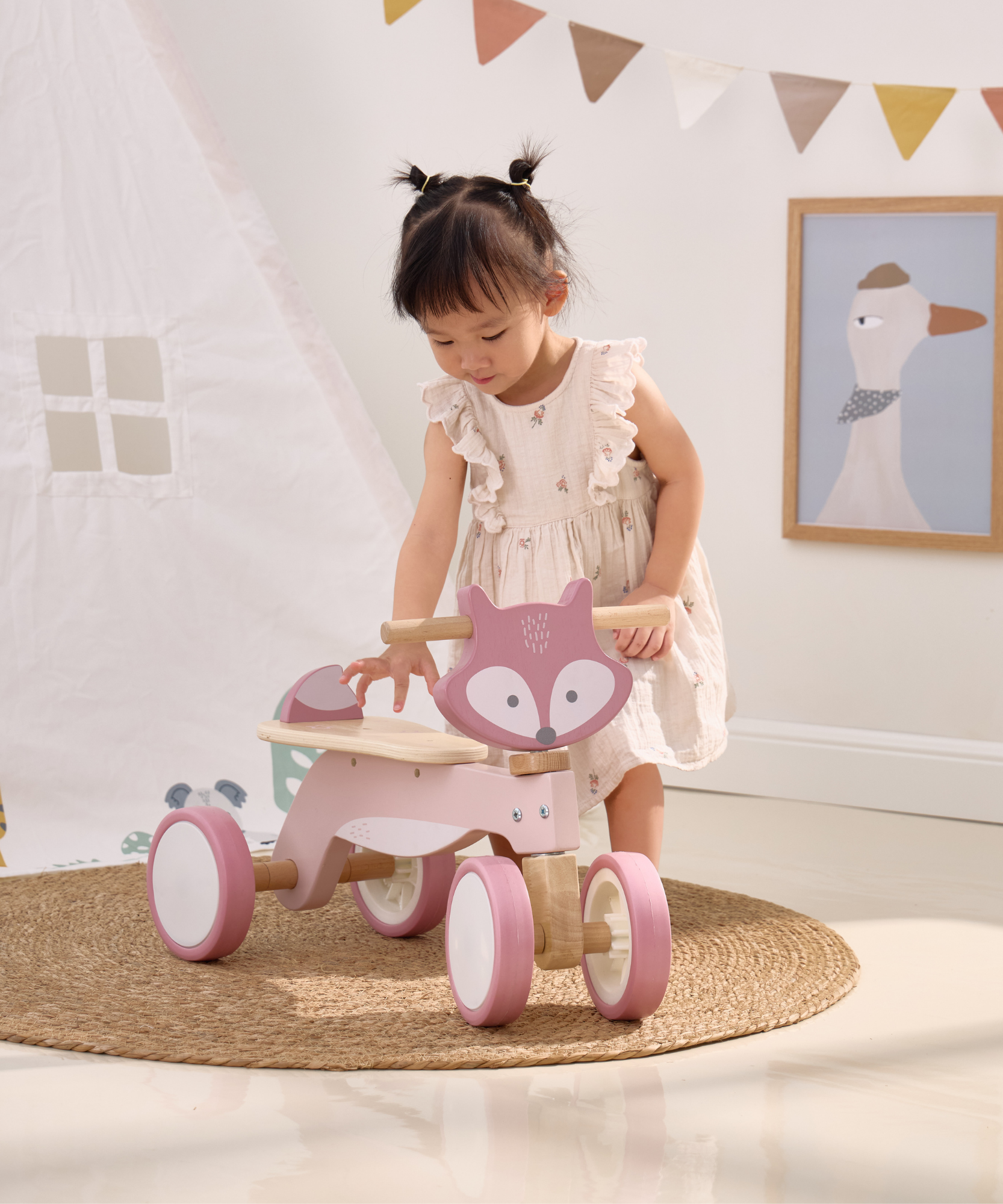 دراجة بولار بي ثلاثية العجلات خشبية للأطفال الصغار مزودة بقفل توجيه آمن وإطارات من مادة إي في إيه - دراجة توازن قابلة للركوب للأطفال من سن 12 شهرًا فما فوق - تُنمّي مهارات التنسيق والمهارات الحركية الكبرى