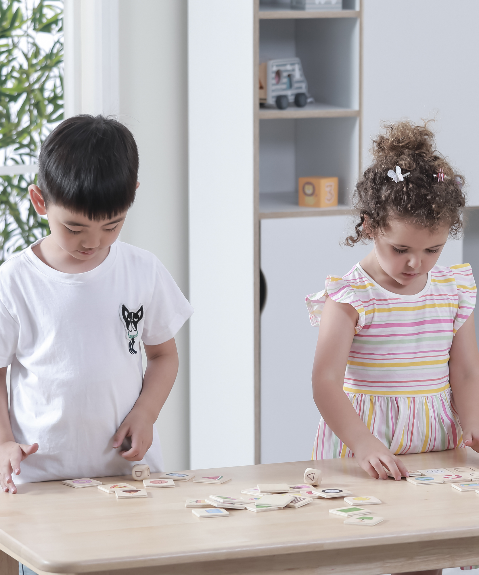 لعبة فيجا التعليمية للأشكال، 35 قطعة أحجية مطابقة ومختلطة، لعبة مونتيسوري خشبية، تُنمّي المهارات الحسية والإدراكية والحركية الدقيقة، غير سامة وصديقة للبيئة، للأطفال من سن 3 سنوات فما فوق.