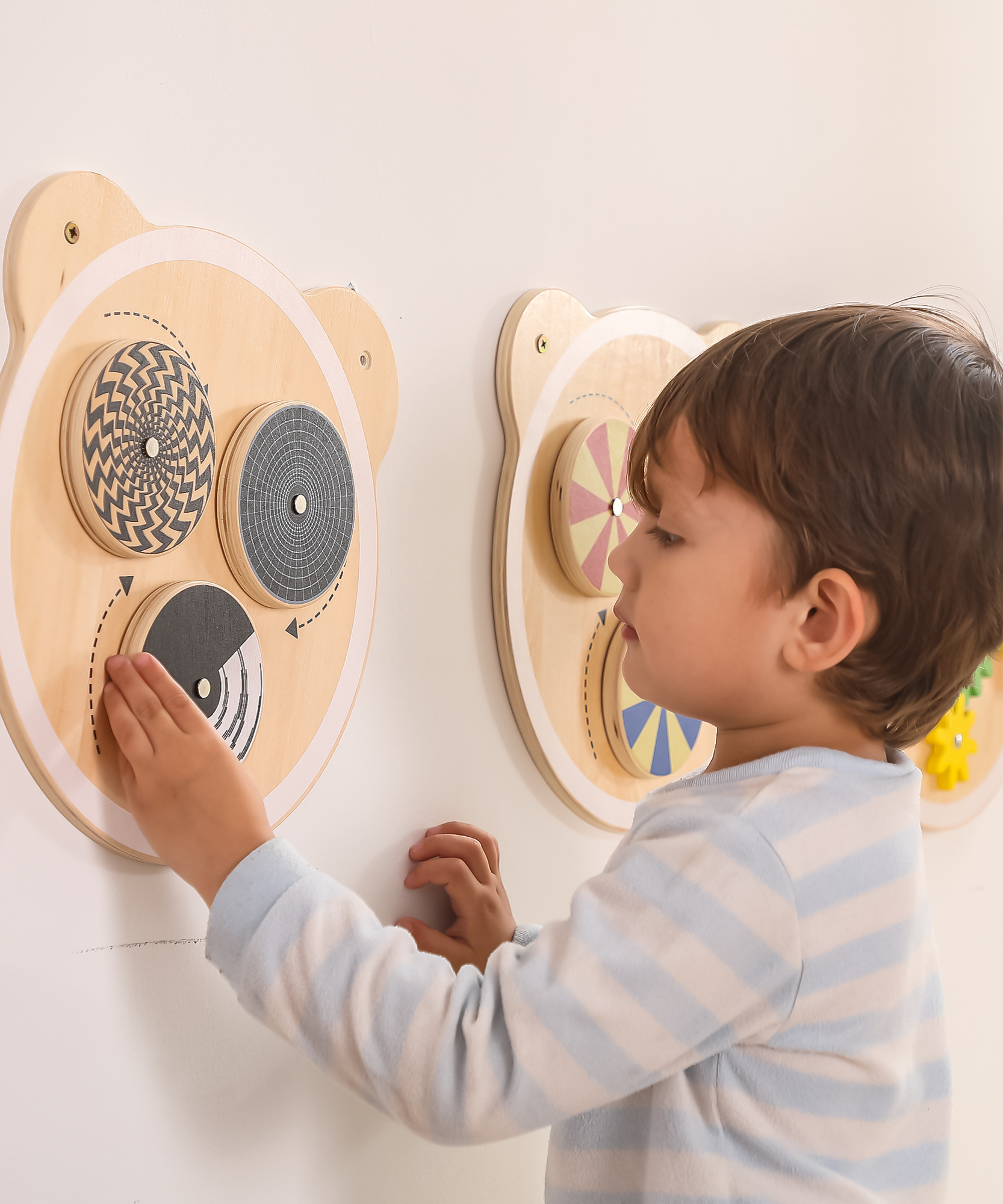 Viga Wooden Matching Numbers, 6-Piece Number Recognition Panel, Montessori Wall-Mounted Toy, Develops Counting, Logic & Fine Motor Skills, Eco-Friendly & Non-Toxic, for Toddlers 18M+