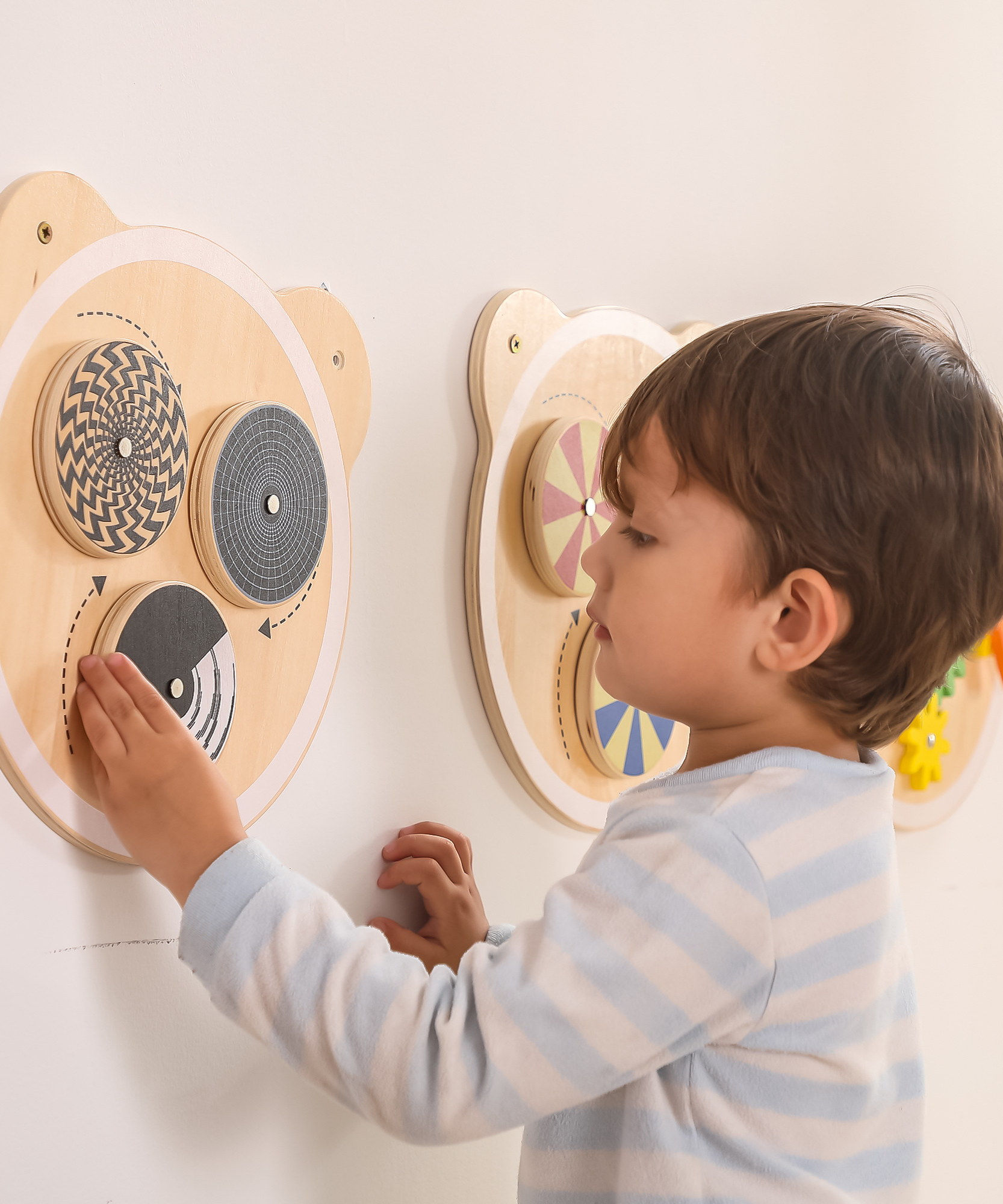 Viga Overlaying Colors Wall Toy, Montessori Wooden Color Mixing Panel with Rotating Acrylic Discs, Builds Visual Perception & Logic, Eco-Friendly & Non-Toxic Toy, for Boys & Girls Ages 18M+