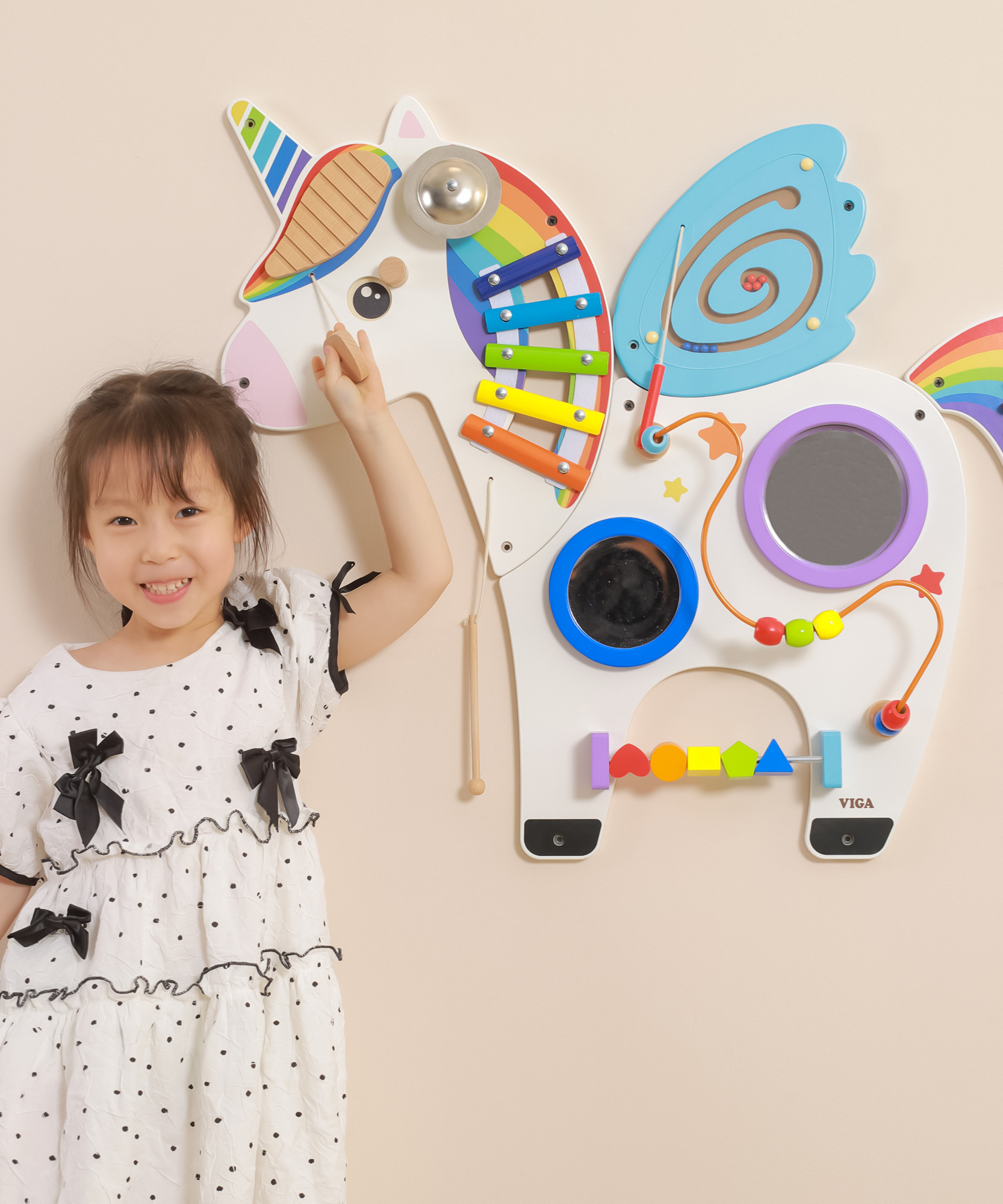 لعبة حائط حسية على شكل وحيد القرن من فيجا، لوحة خشبية متعددة الأنشطة من مونتيسوري مع تروس ومتاهة من الخرز وإكسيليفون، تُنمّي المهارات الحركية والتعلم العاطفي، صديقة للبيئة وغير سامة، للأعمار من 18 شهرًا فما فوق