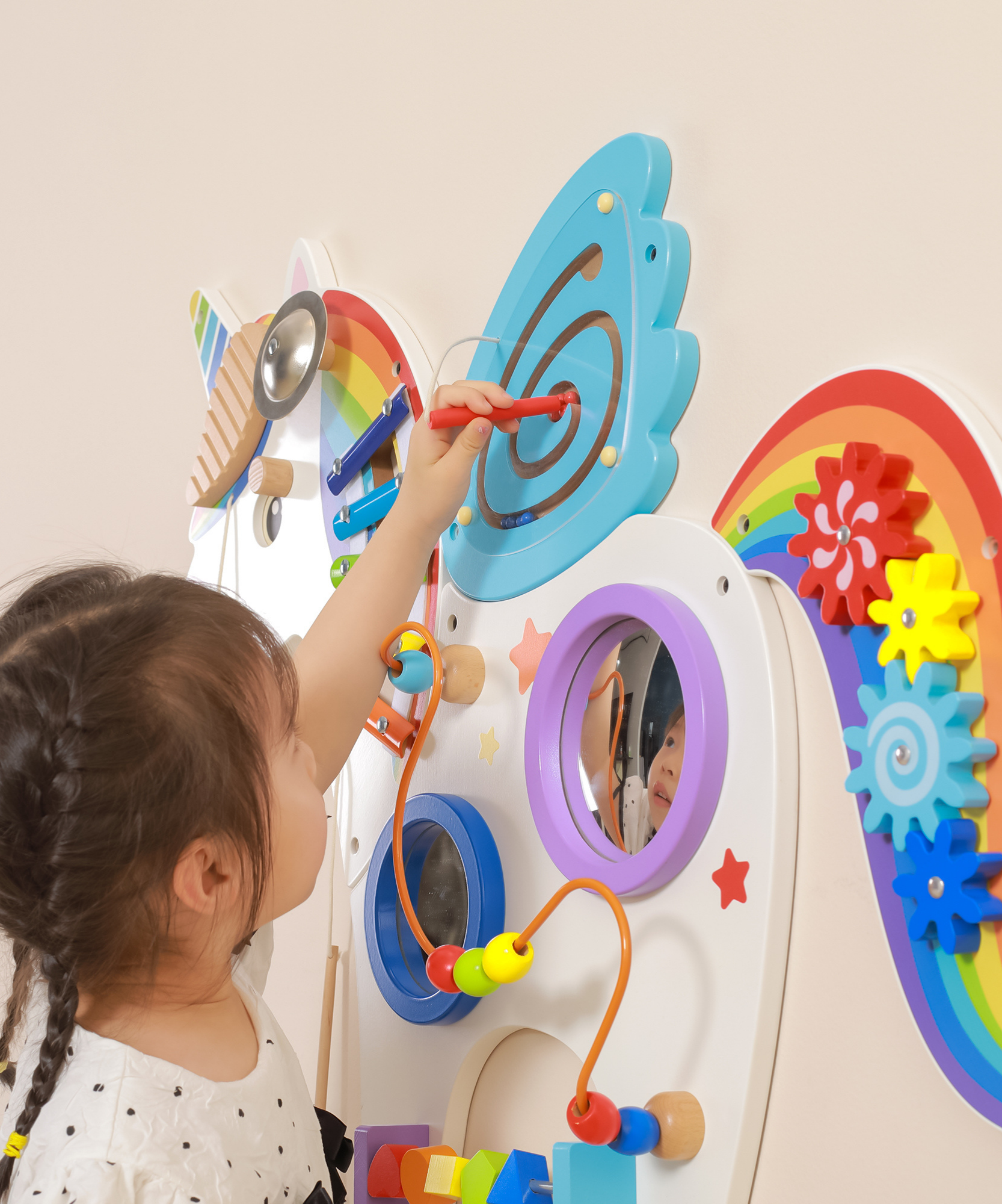 لعبة حائط حسية على شكل وحيد القرن من فيجا، لوحة خشبية متعددة الأنشطة من مونتيسوري مع تروس ومتاهة من الخرز وإكسيليفون، تُنمّي المهارات الحركية والتعلم العاطفي، صديقة للبيئة وغير سامة، للأعمار من 18 شهرًا فما فوق