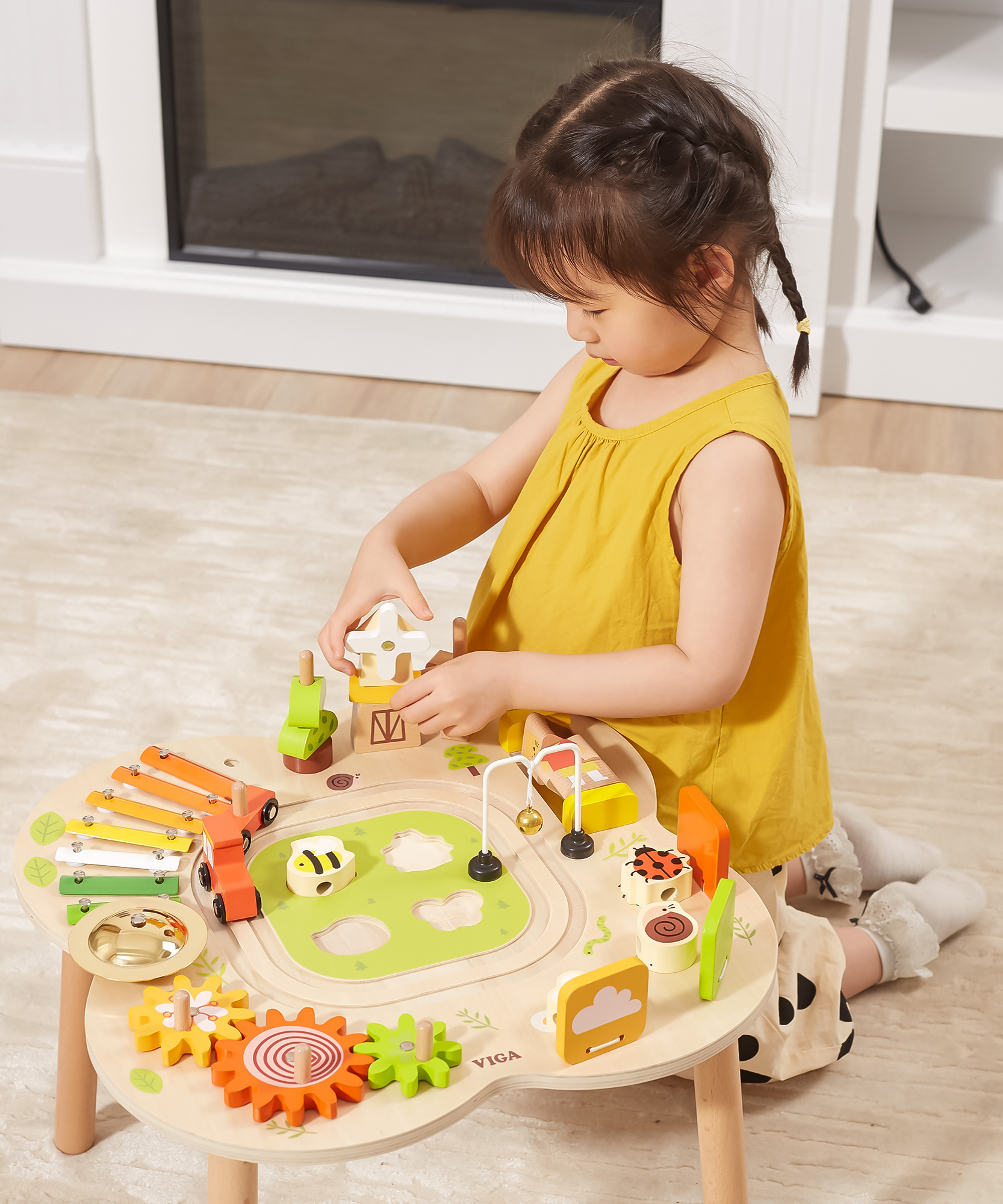 VIGA Farm-Themed Wooden Activity Table, Montessori Educational Toy with Train Track, Gears, Shape Sorter & Xylophone, Develops Fine Motor Skills, Logic & Creativity, for Boys & Girls Ages 18M+