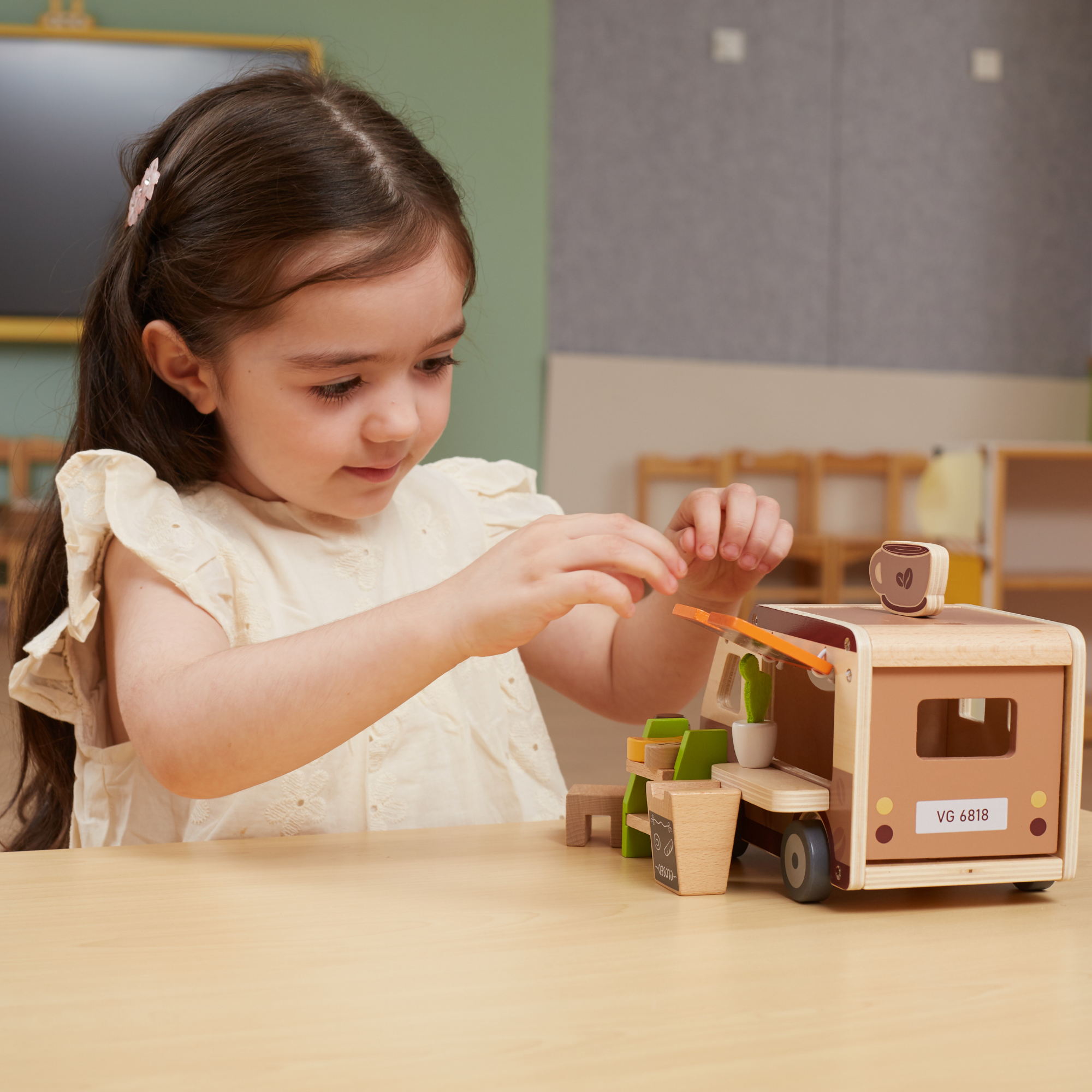 مجموعة ألعاب شاحنة القهوة الخشبية من فيجا، 11 قطعة مستوحاة من مونتيسوري، لعبة مركبة على شكل مقهى، غير سامة وصديقة للبيئة، تشجع على اللعب الخيالي والمهارات الحركية الدقيقة، مناسبة للأولاد والبنات من سن 3 سنوات فما فوق