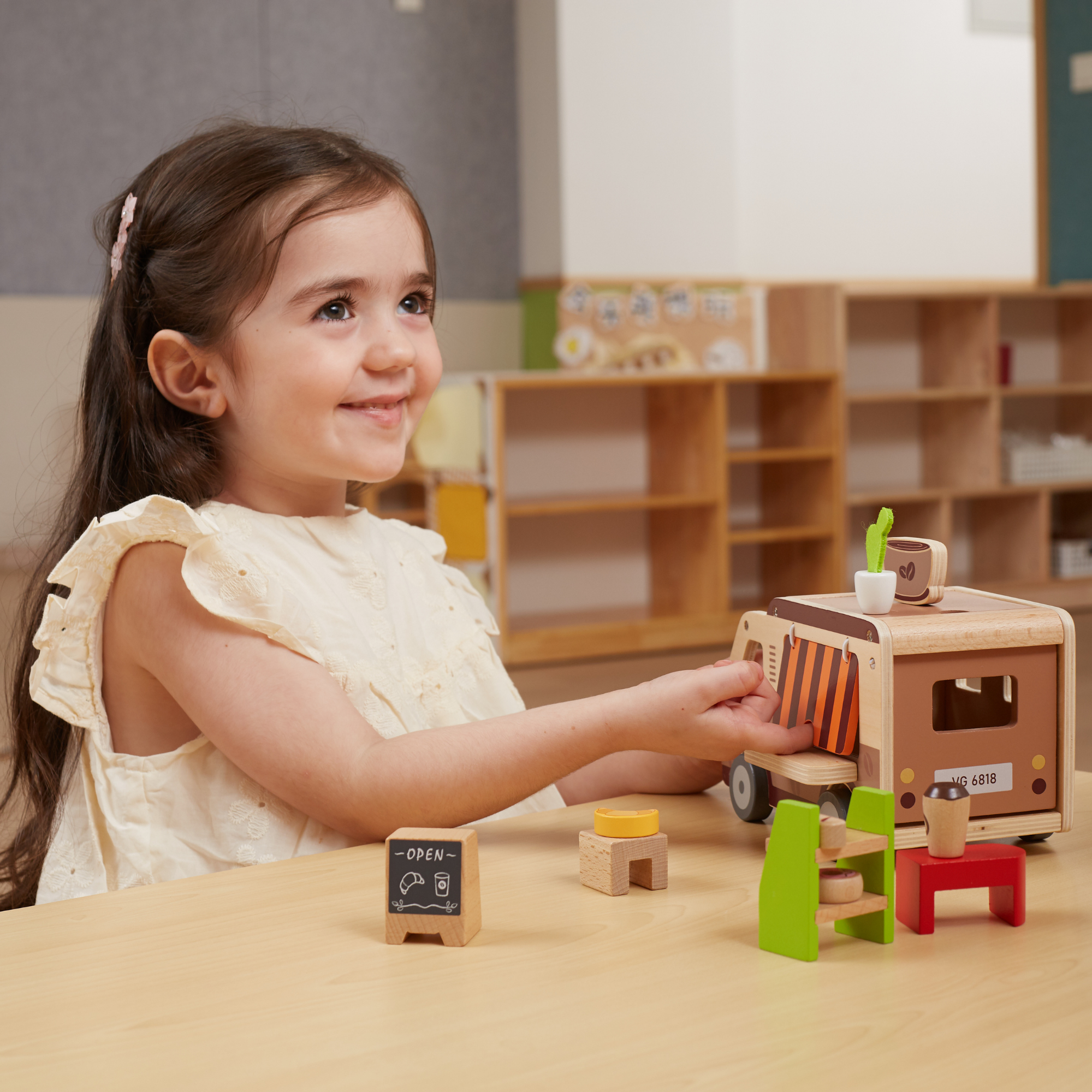 مجموعة ألعاب شاحنة القهوة الخشبية من فيجا، 11 قطعة مستوحاة من مونتيسوري، لعبة مركبة على شكل مقهى، غير سامة وصديقة للبيئة، تشجع على اللعب الخيالي والمهارات الحركية الدقيقة، مناسبة للأولاد والبنات من سن 3 سنوات فما فوق