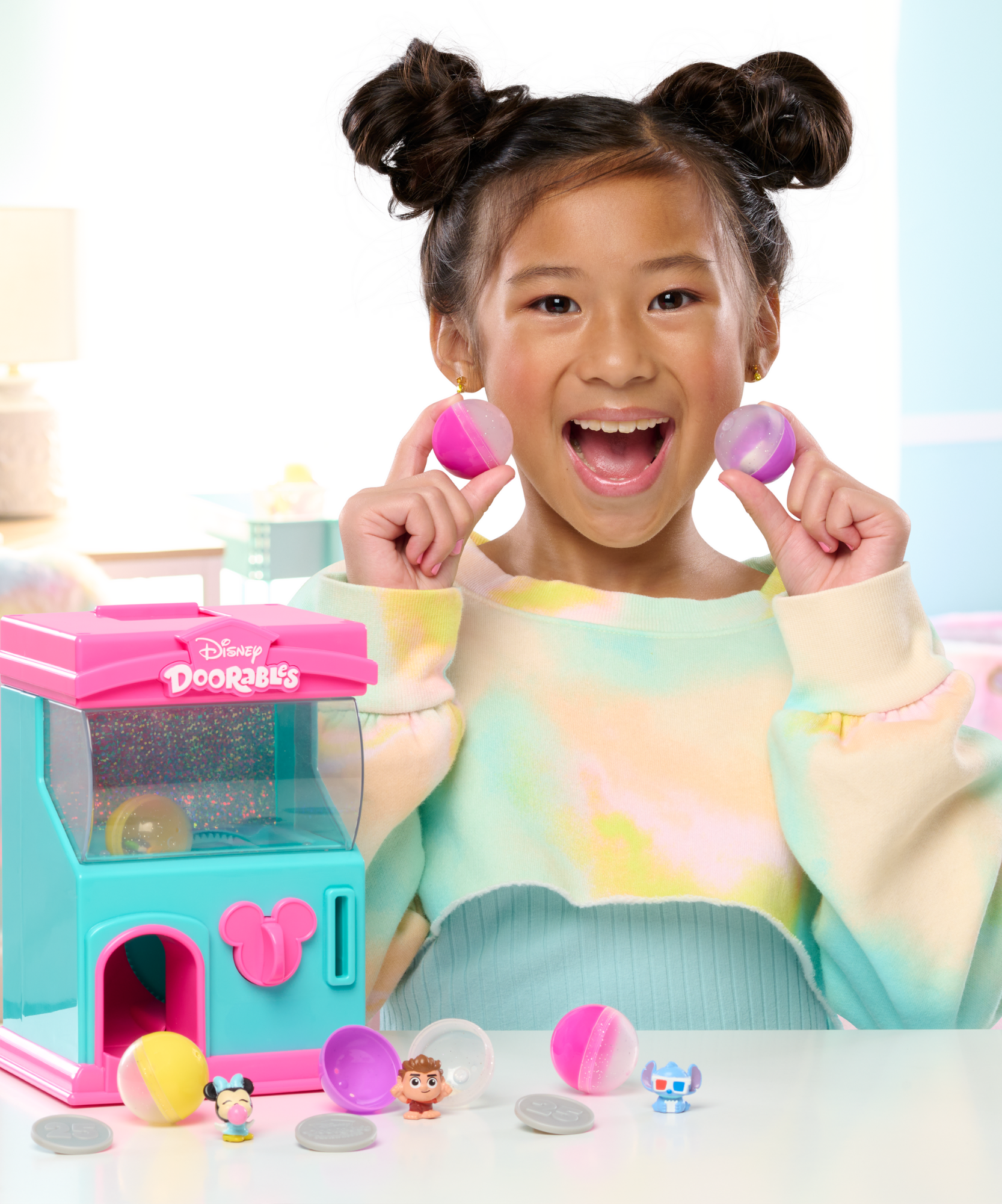 Disney Doorables Squish’Alots Squish Machine with 6 Collectible Blind Bag Mini Action Figures, 1 Inch (2.5 cm) Toy Figurines, Officially Licensed Kids Toy for Ages 5 & Up by Just Play