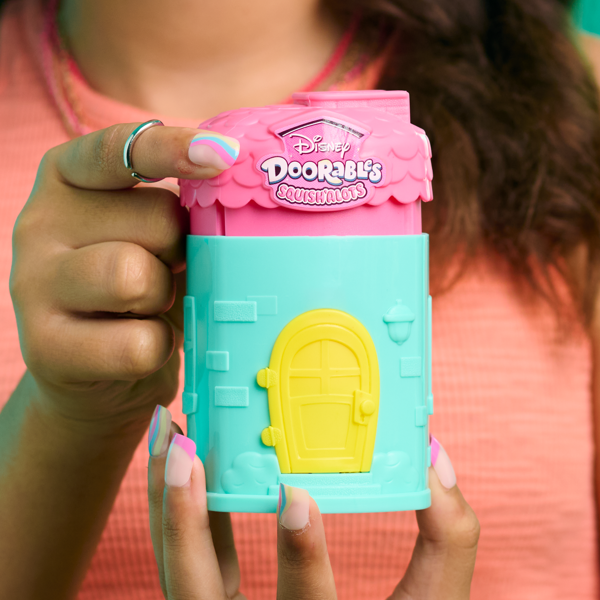 مجموعة ديزني دورابلز سكويش ألوتس سيريز 3 مع 5 شخصيات أكشن صغيرة قابلة للتجميع، حقيبة عمياء، 1 بوصة (2.5 سم)، لعبة مرخصة رسميًا للأطفال من سن 5 سنوات فما فوق من جاست بلاي