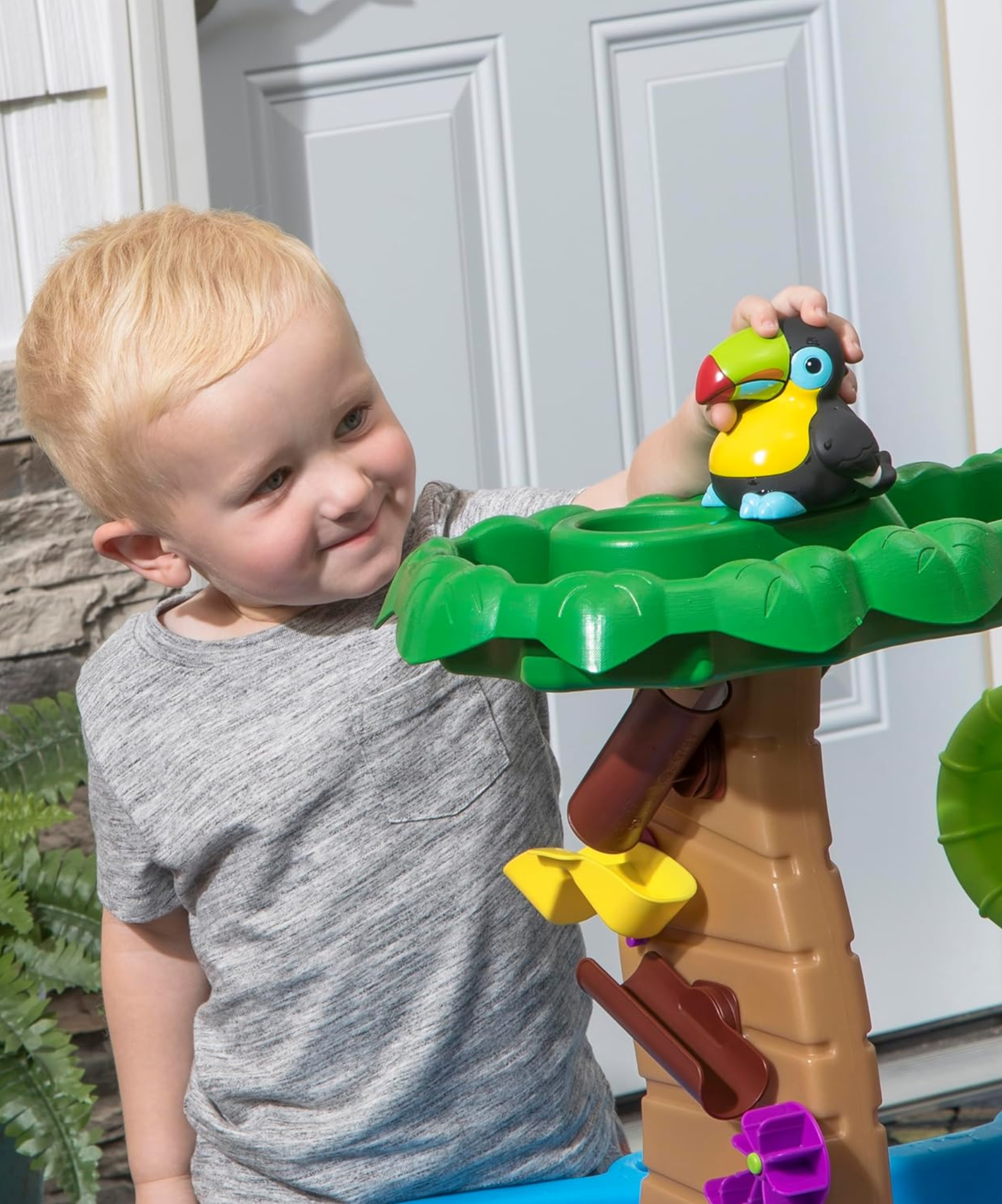 Step2 Tropical Rainforest Water Table, Indoor and Outdoor Water Table, Sensory Playset and Activity Toy, Rain Shower Wall, 13 Piece Accessories Set, Toy Suitable for Kids both Boys and Girls Aged 1.5+